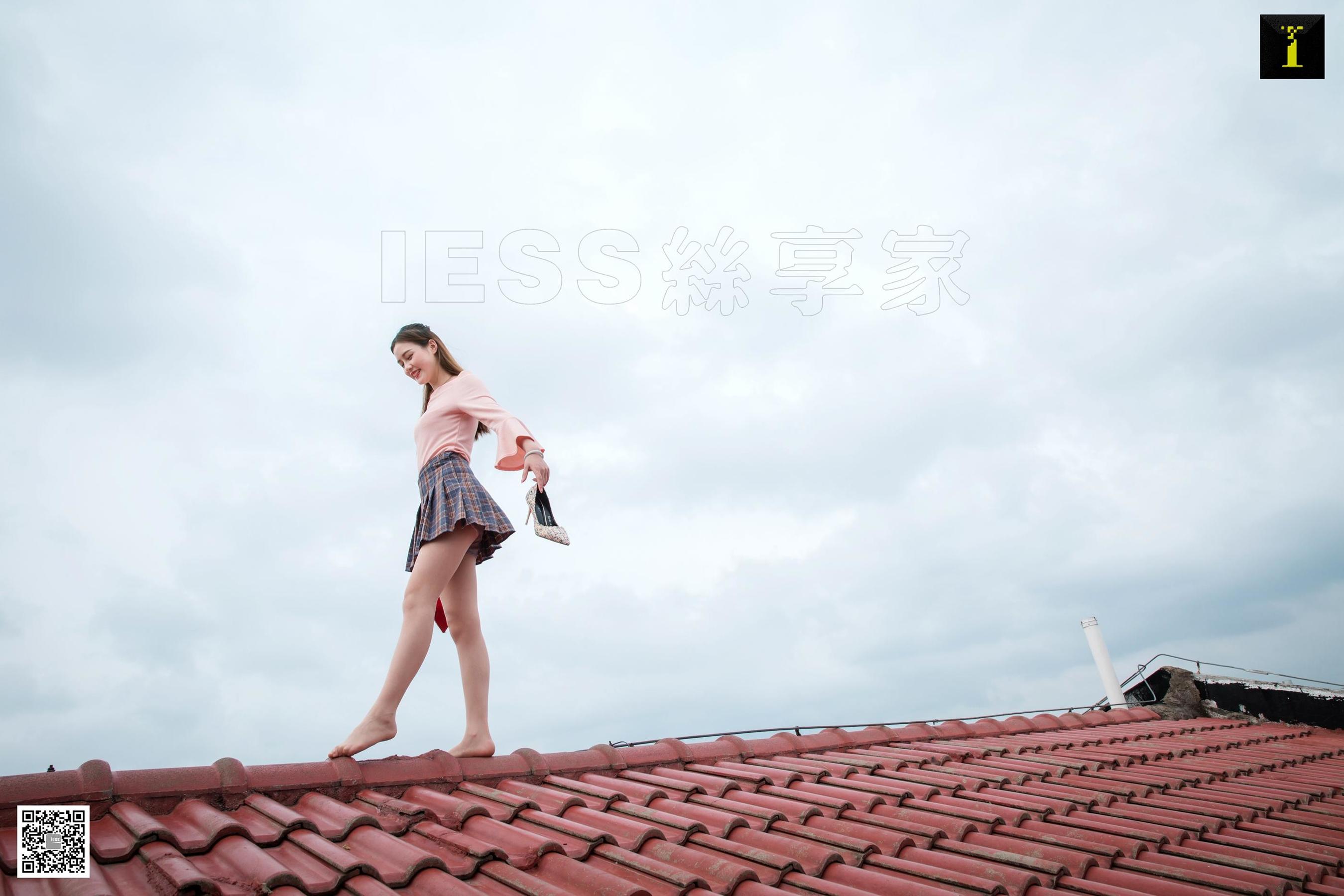 模特九妹 《九妹七夕红屋顶》 [IESS异思趣向] 美腿丝足写真集第16张