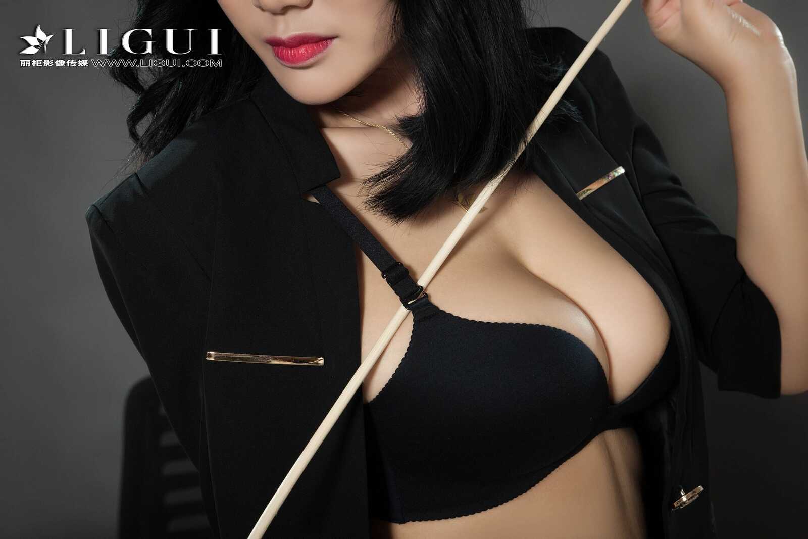 腿模陈宸《黑丝熟女》 [丽柜Liguil] 网络丽人 写真第3张