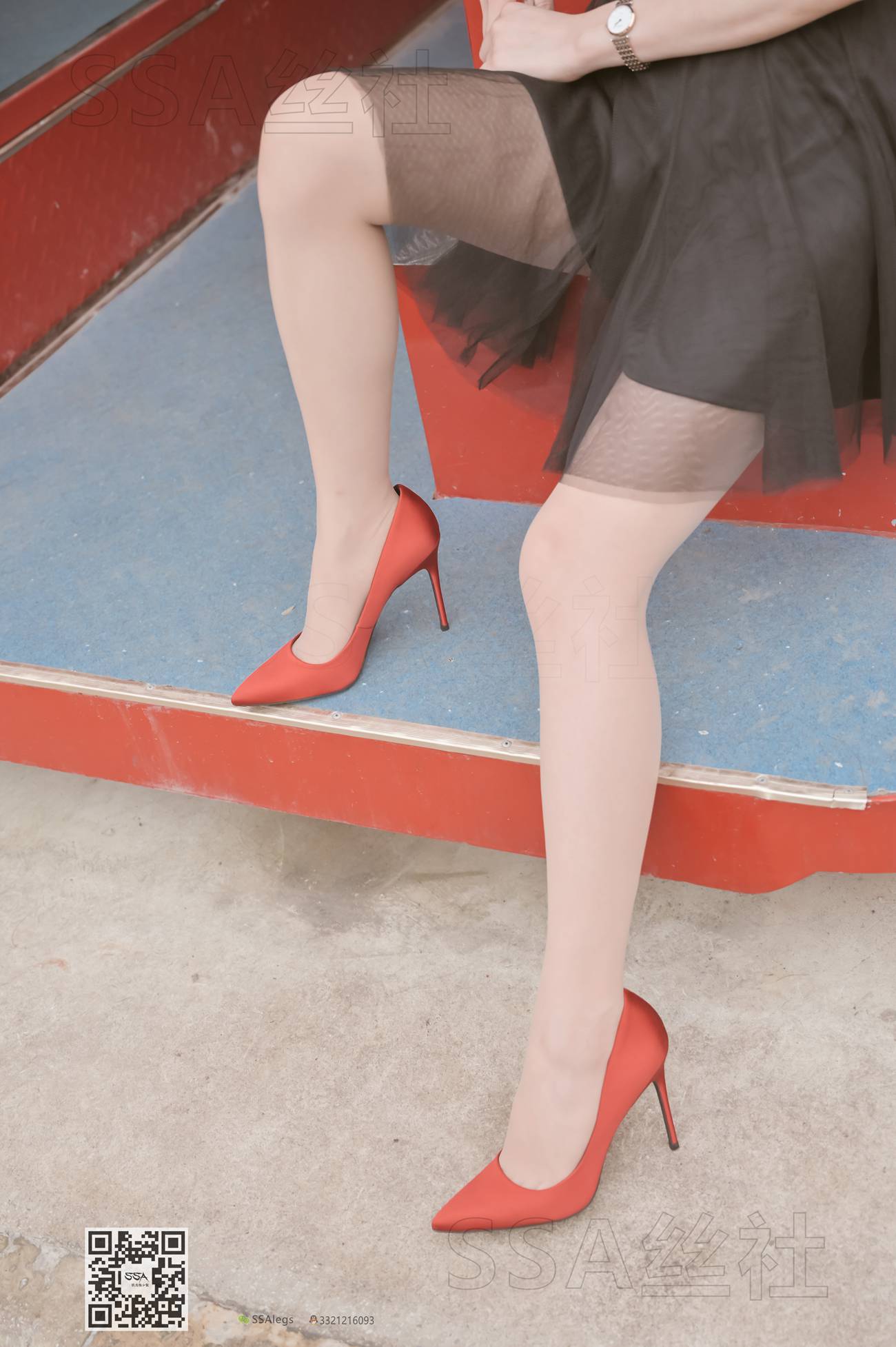 [SSA丝社]超清写真 NO.097 雪梨 腿模雪梨街拍红色高跟鞋肉丝[120P]第3张