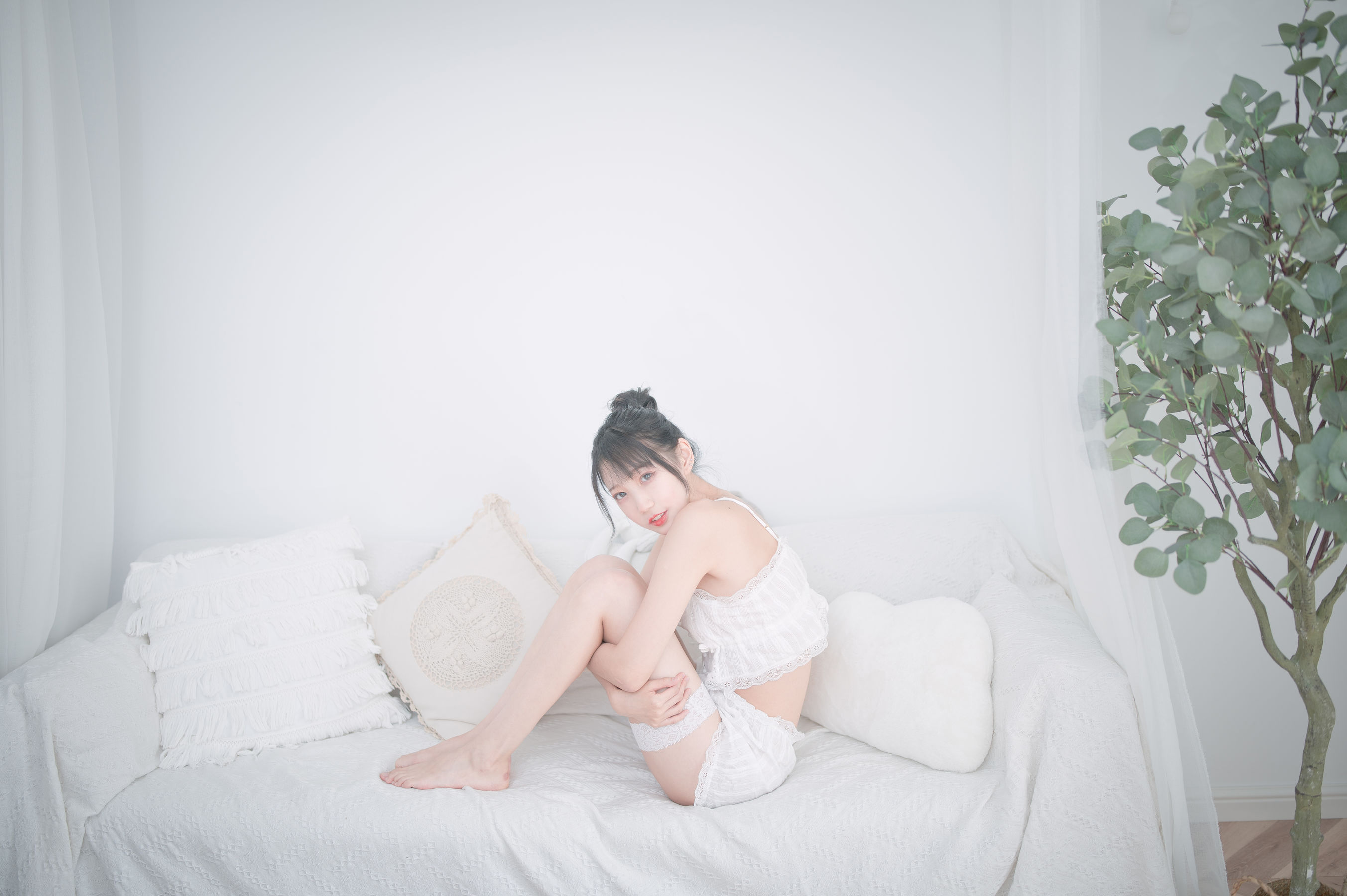 [COS福利] 周叽是可爱兔兔 - 白色睡衣第4张