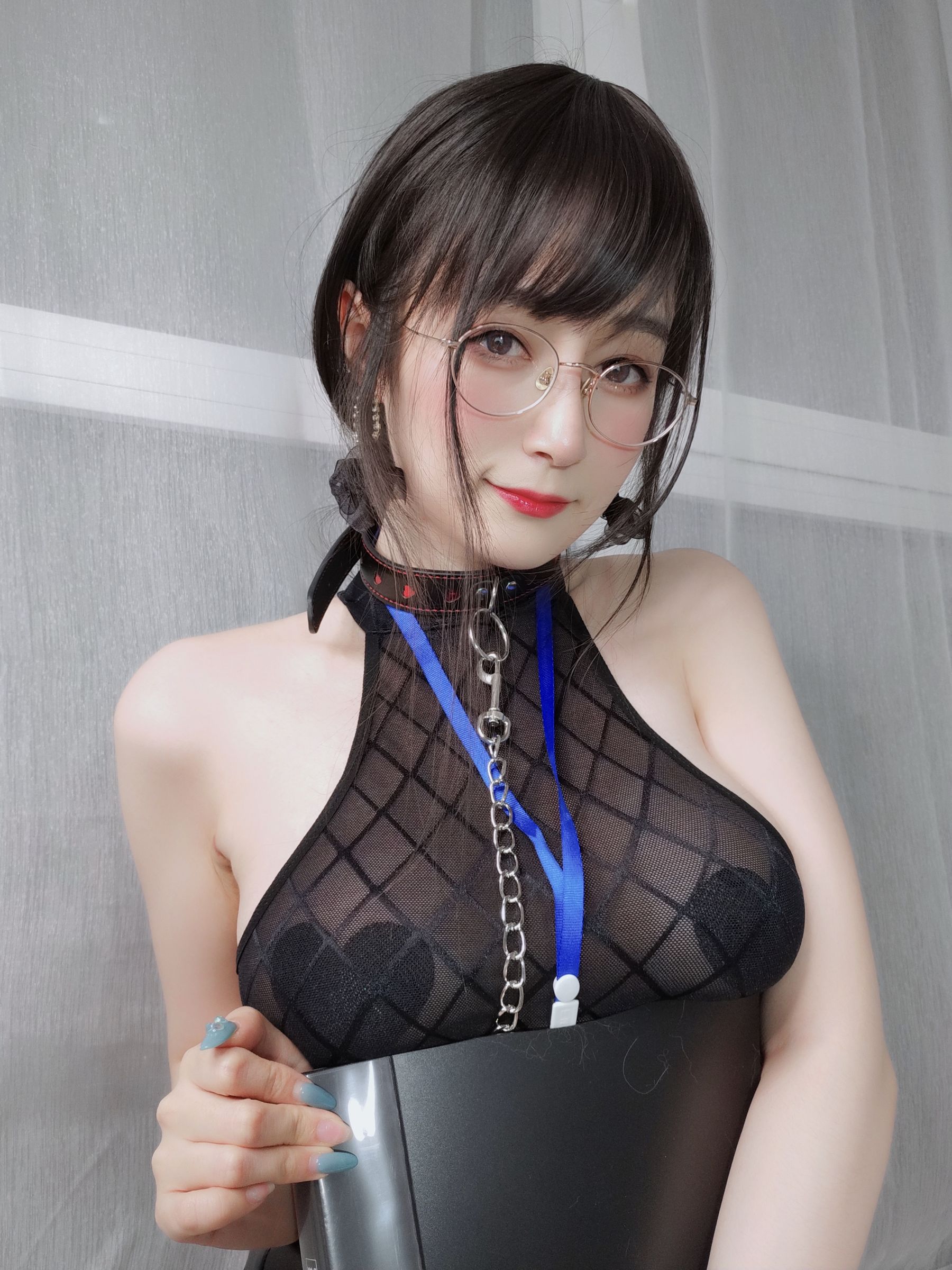 [网红COSER写真] Coser小姐姐白银 - 黑丝情趣第32张