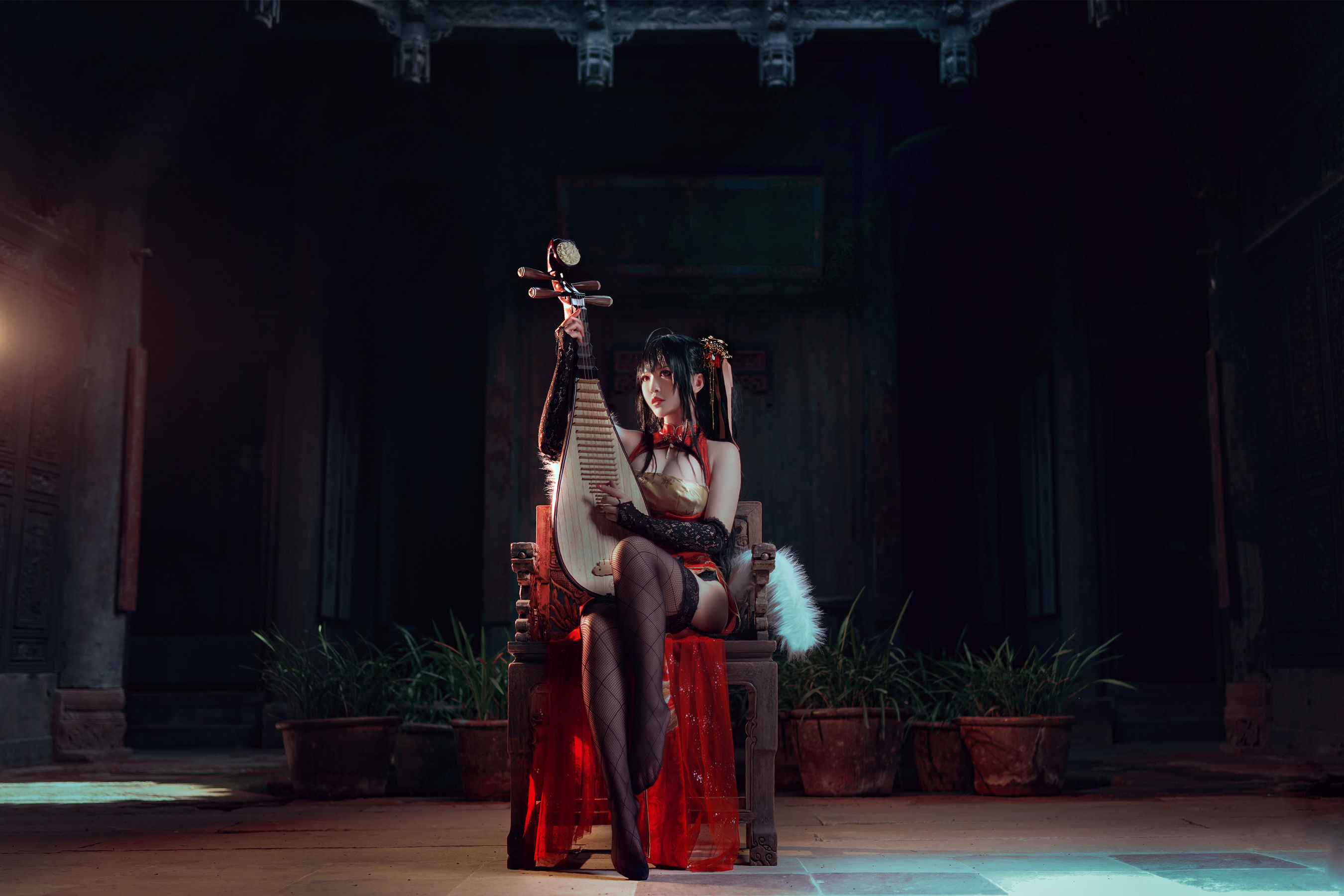 [网红COSER写真] 半半子 - 大凤旗袍第1张