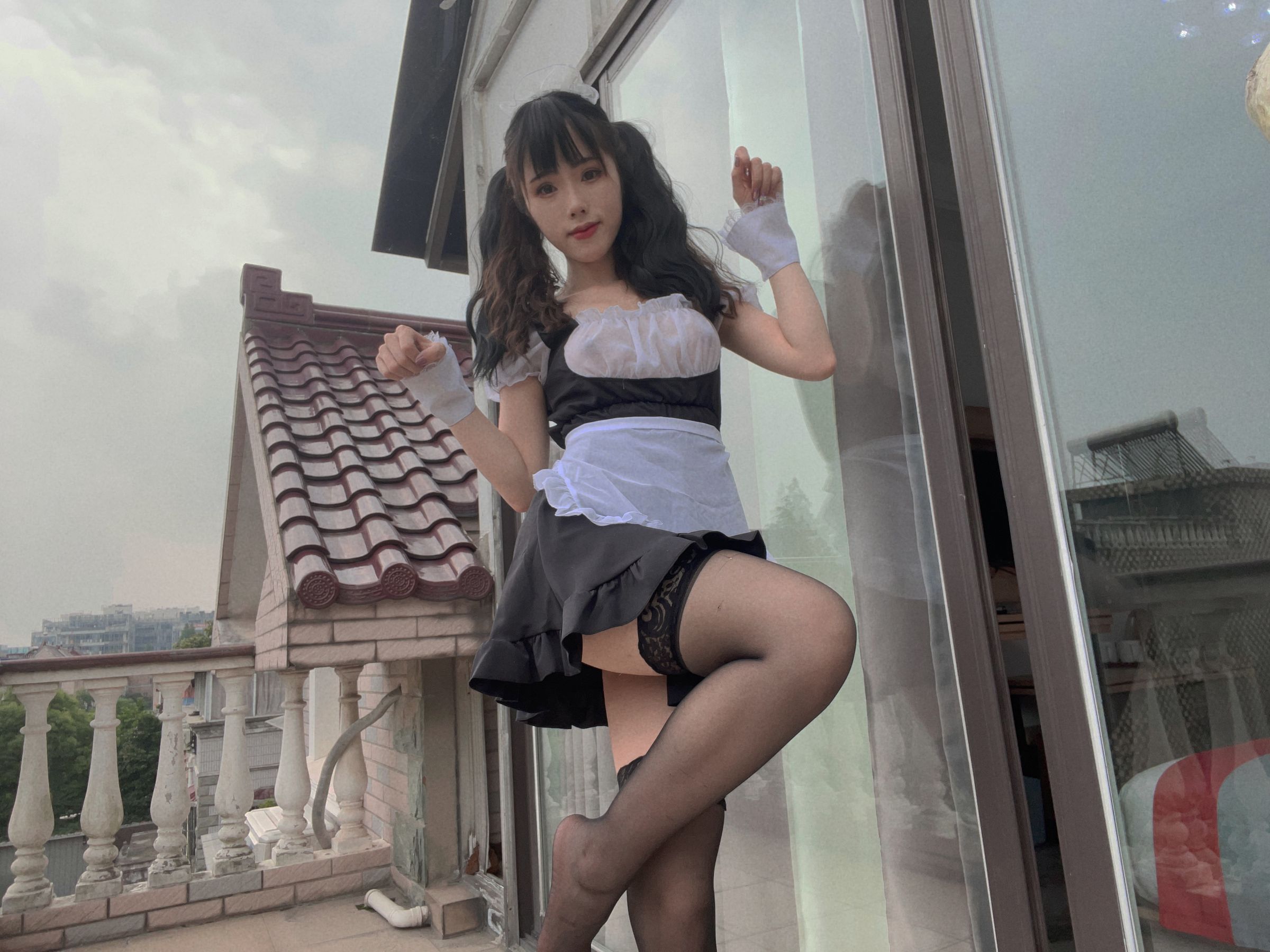 [福利COS] 钛合金大粑粑 - 女仆自拍第17张