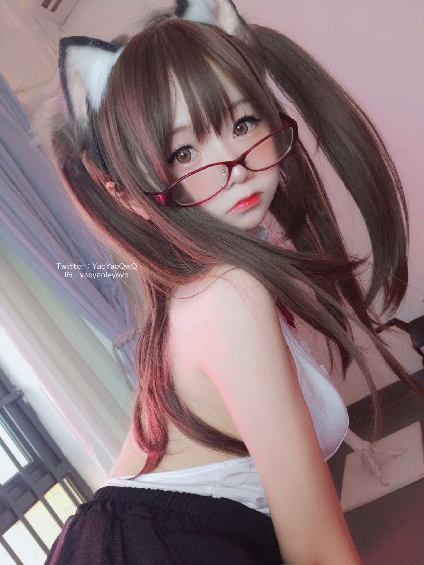 [网红COS] 萌妹子Coser摇摇乐yoyo - 黑色紧身衣第18张