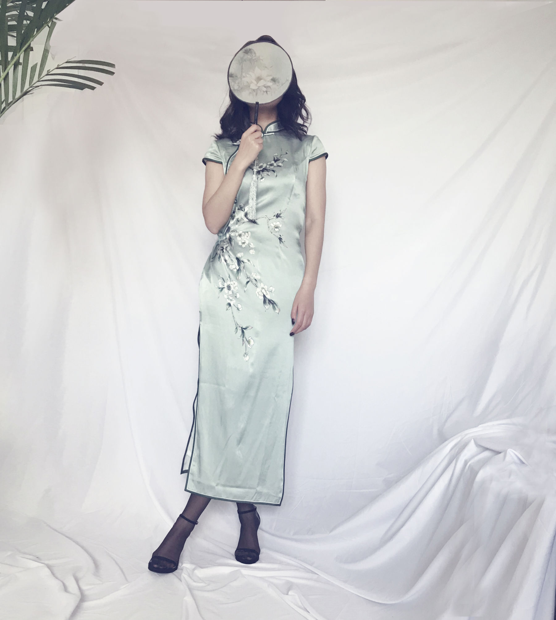 [福利COS] 安乔乔儿(Nia乔乔) No.017 安乔乔儿 黑丝旗袍第24张