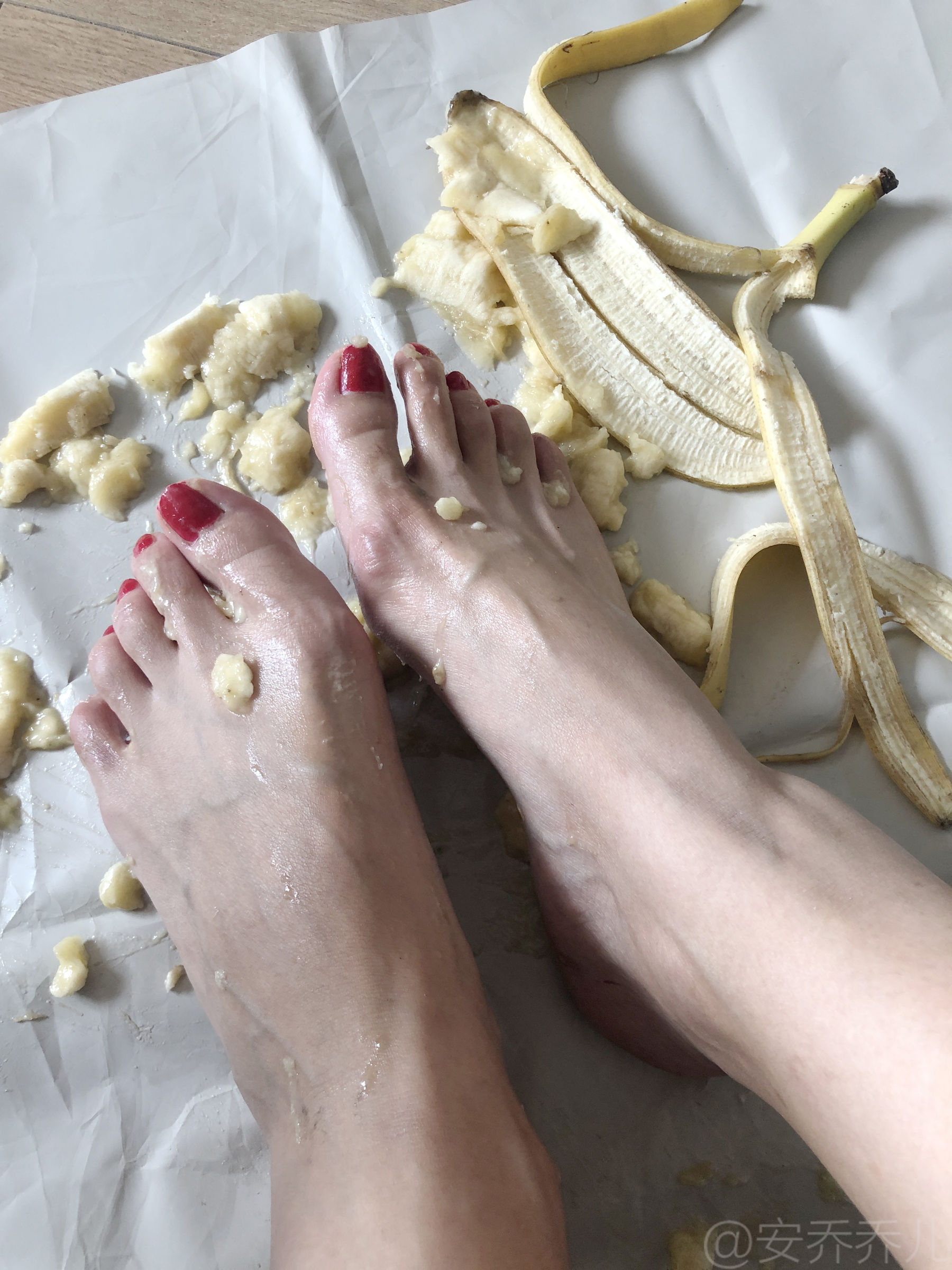 [福利COS] 安乔乔儿(Nia乔乔) No.009 踩香蕉第43张