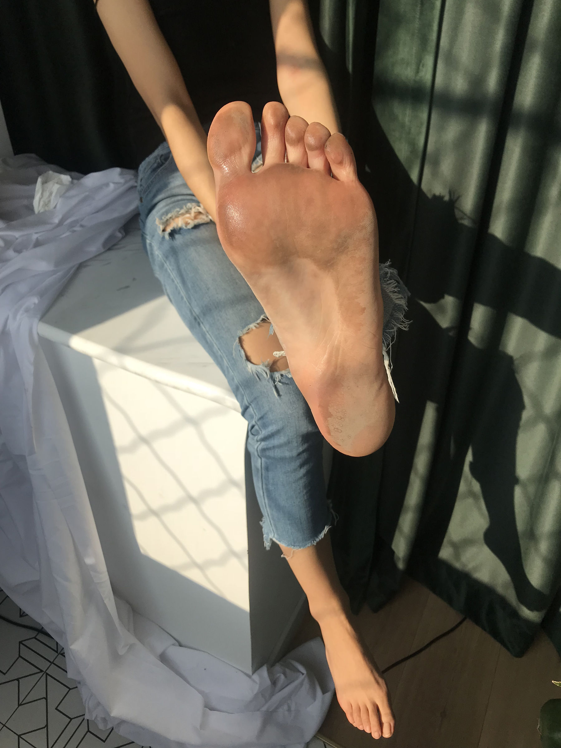 [福利COS] 安乔乔儿(Nia乔乔) No.015 脏脚踩鸡蛋第29张