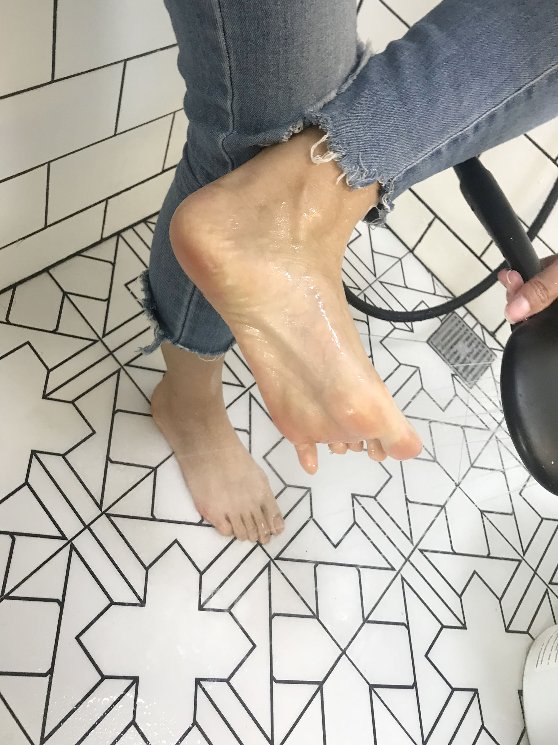 [福利COS] 安乔乔儿(Nia乔乔) No.015 脏脚踩鸡蛋第40张