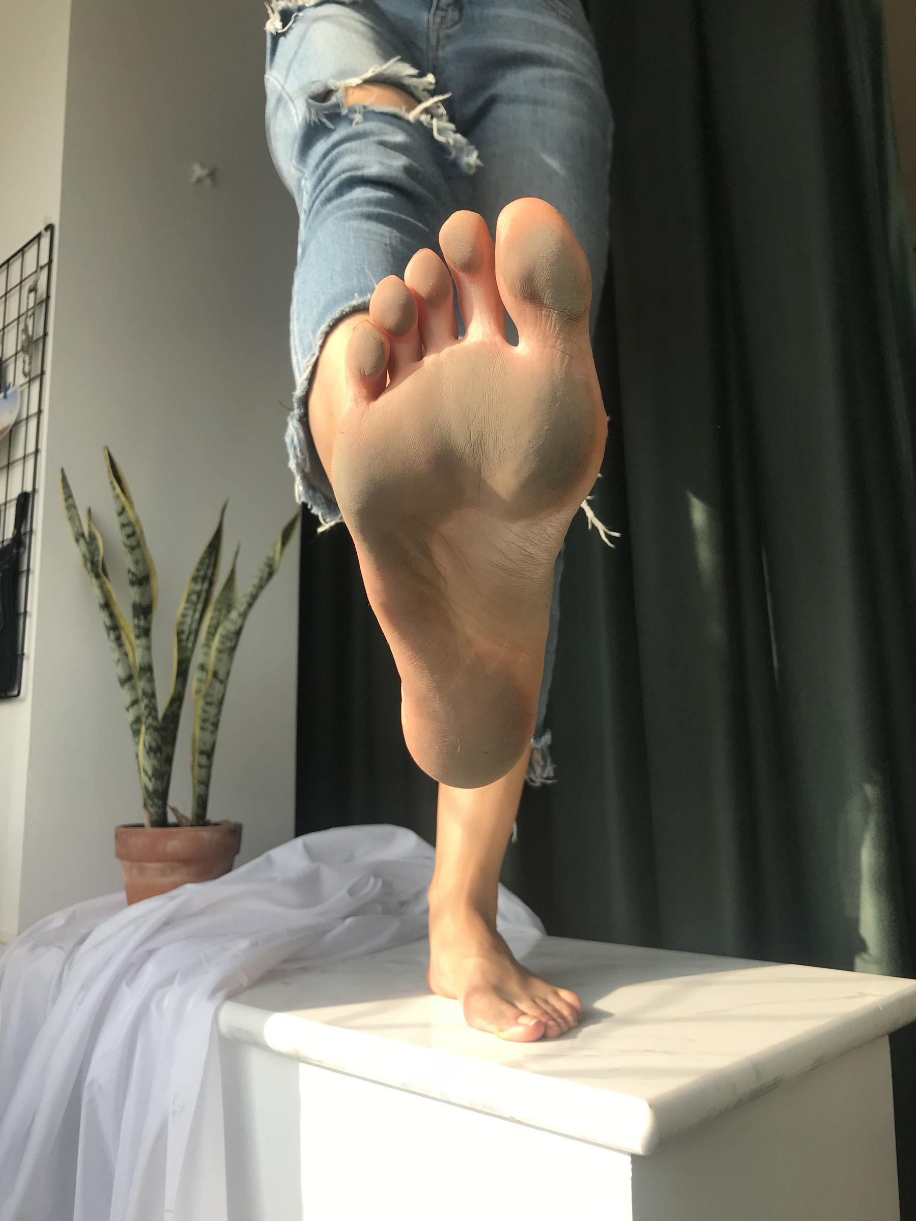 [福利COS] 安乔乔儿(Nia乔乔) No.015 脏脚踩鸡蛋第20张