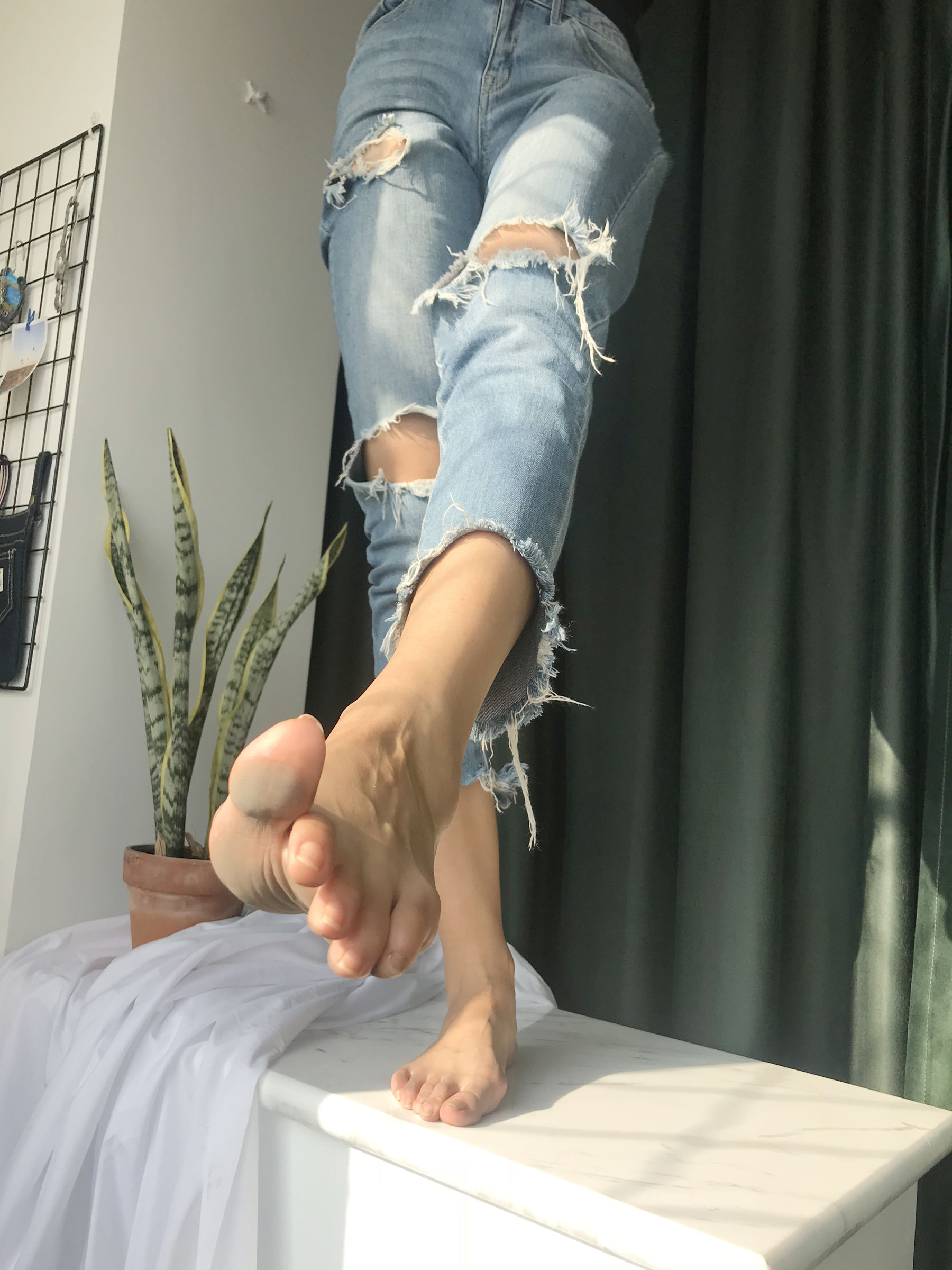 [福利COS] 安乔乔儿(Nia乔乔) No.015 脏脚踩鸡蛋第21张