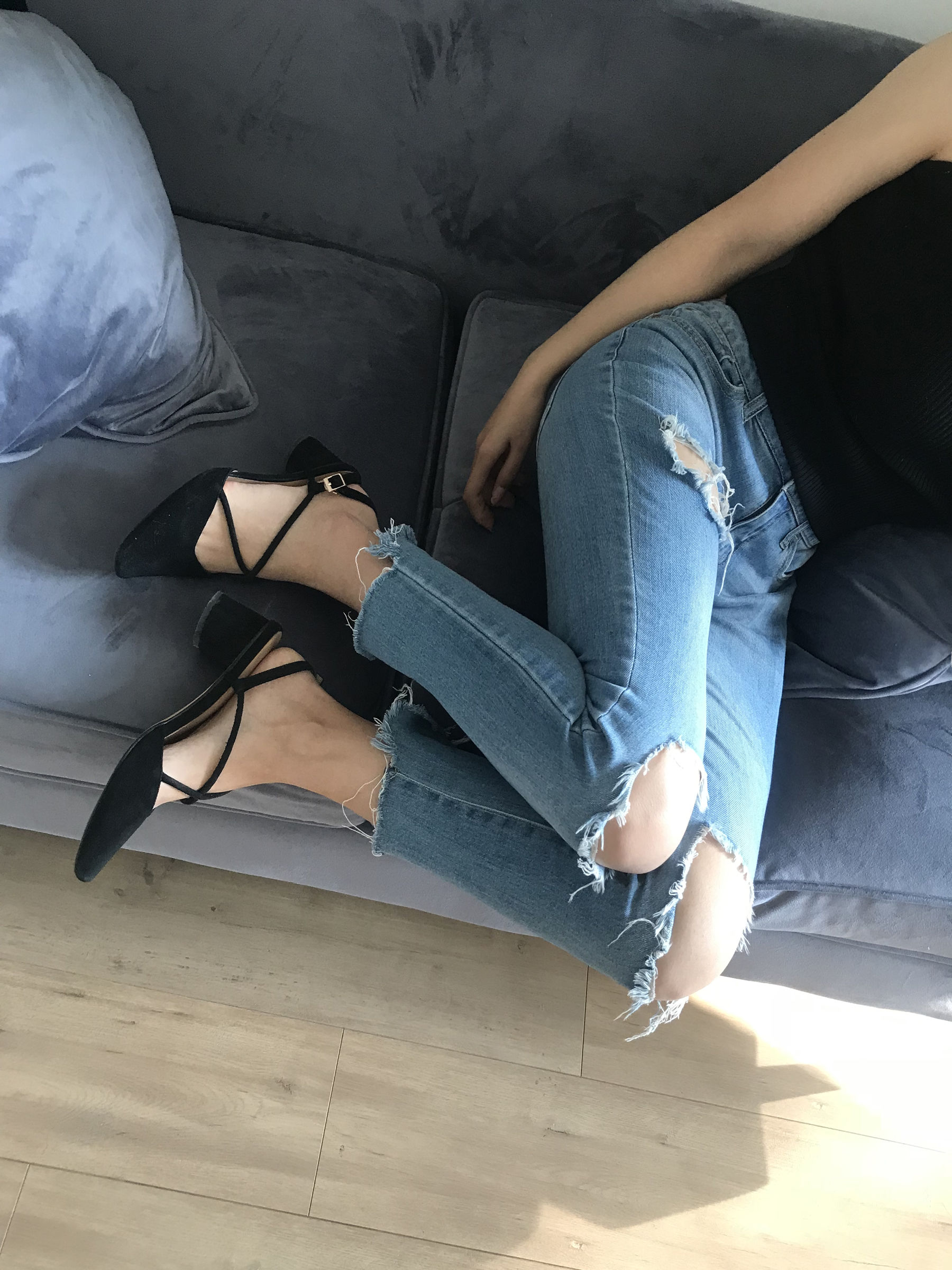 [福利COS] 安乔乔儿(Nia乔乔) No.015 脏脚踩鸡蛋第4张