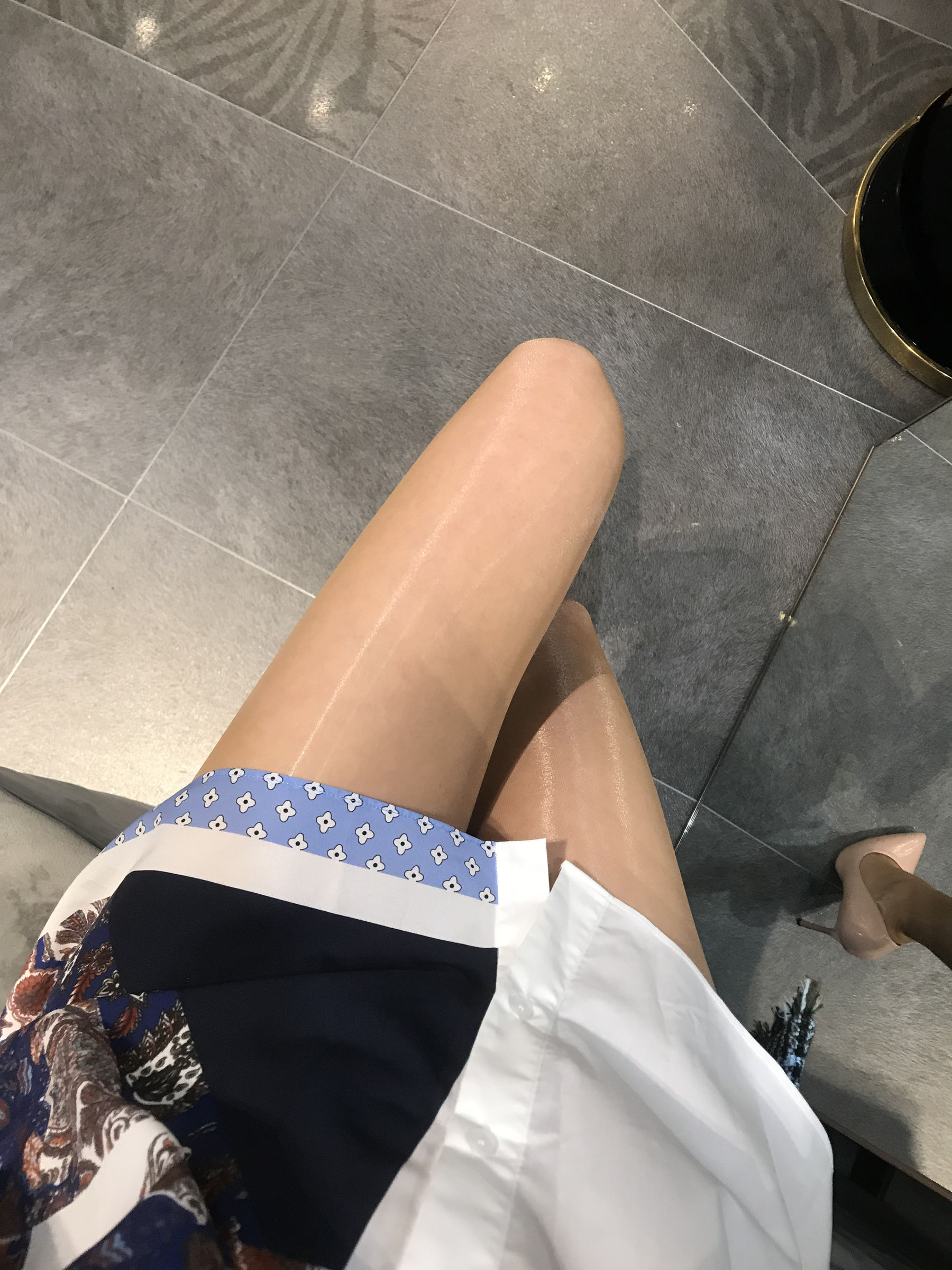 [福利COS] 丝足博主麋鹿_Monroe 2020.04.29 肉色亮丝第1张