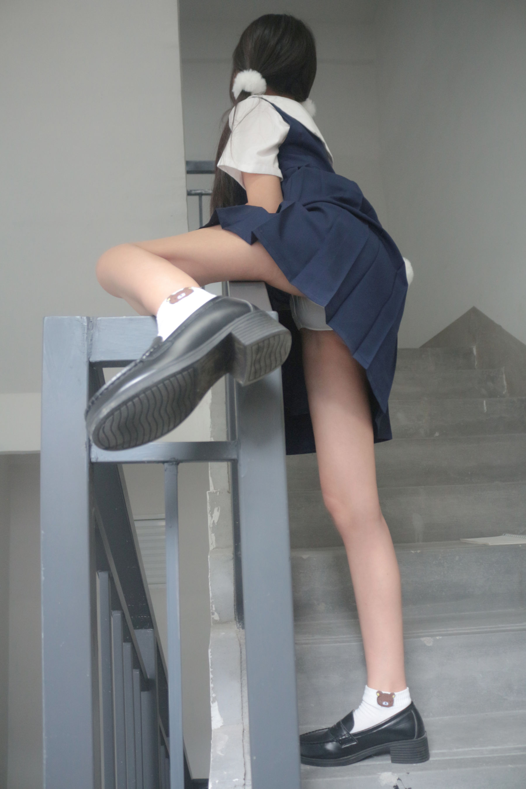 [福利COS] 是暖暖呀 - 楼道阳光第2张