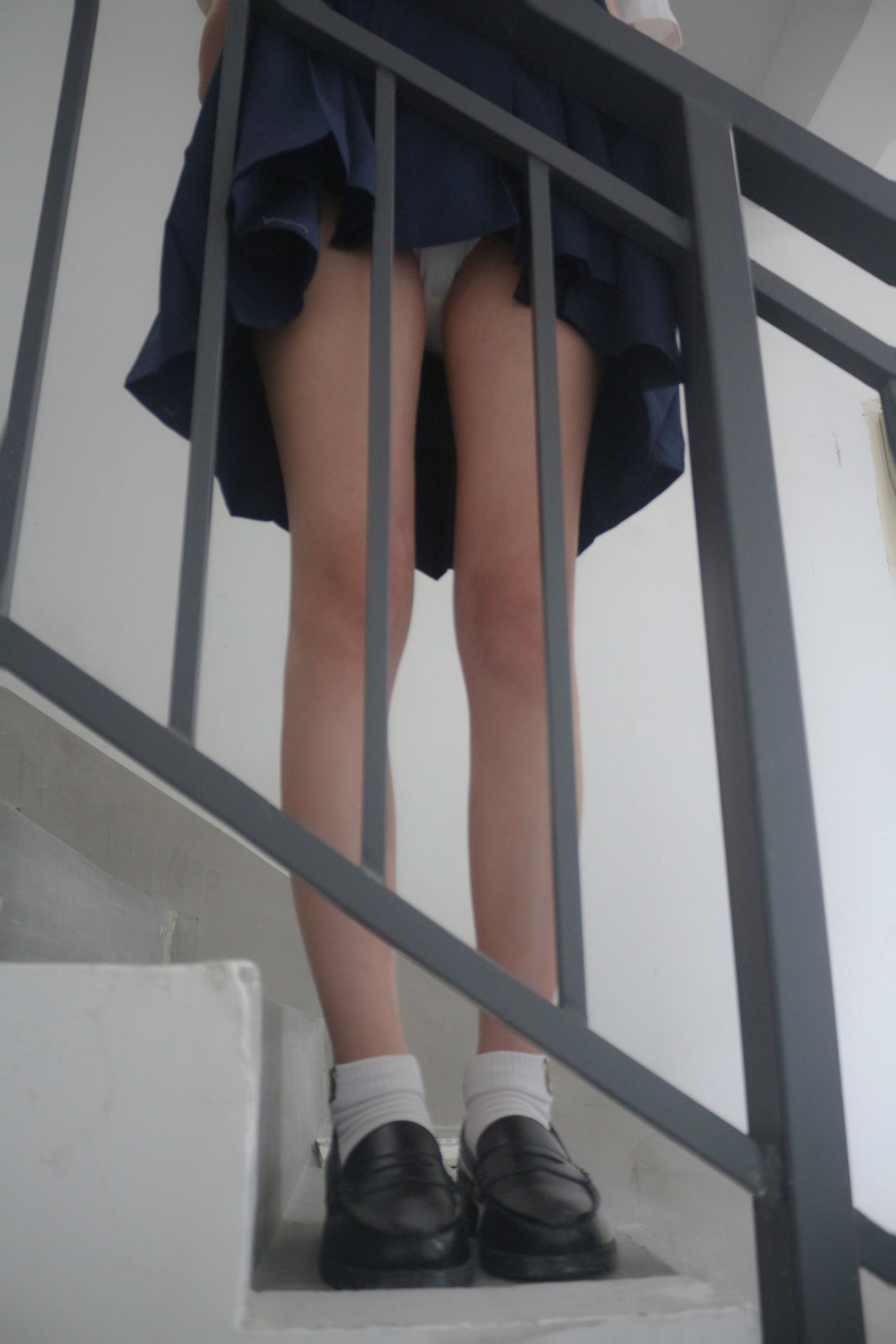 [福利COS] 是暖暖呀 - 楼道阳光第2张