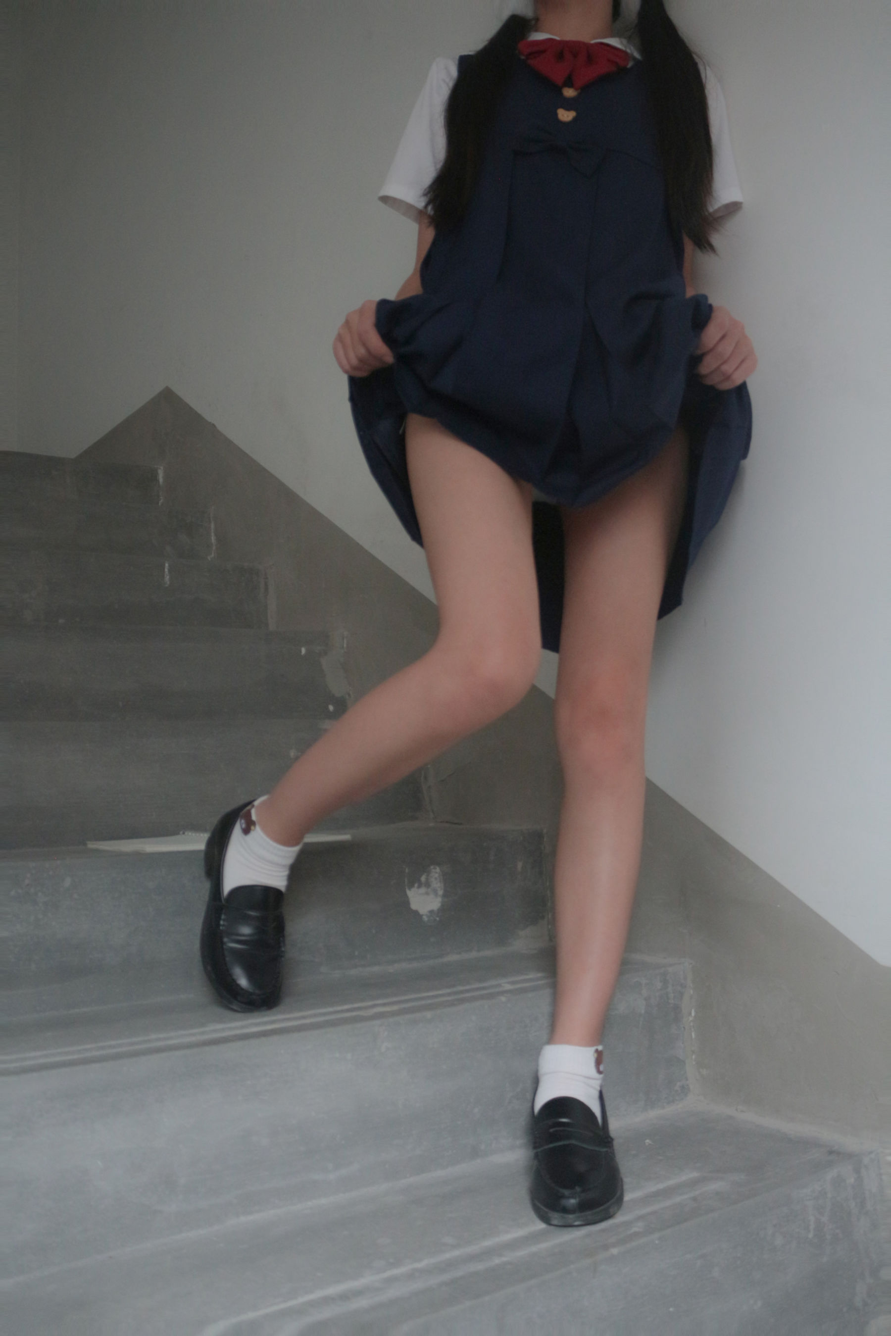 [福利COS] 是暖暖呀 - 楼道阳光第3张