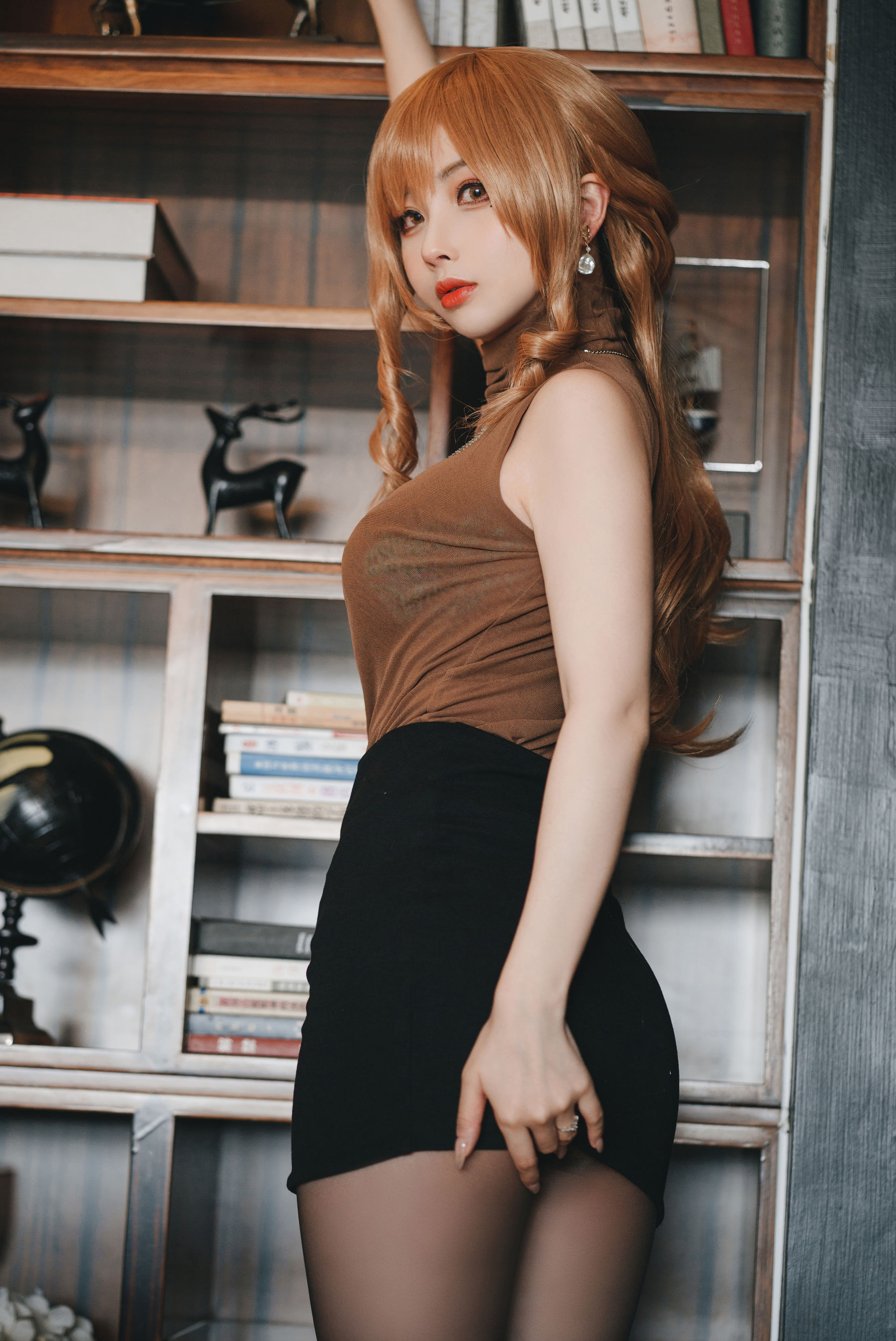 [福利COS] COS福利rioko凉凉子(肉扣热热子) - 人妻的一天-公司篇第4张