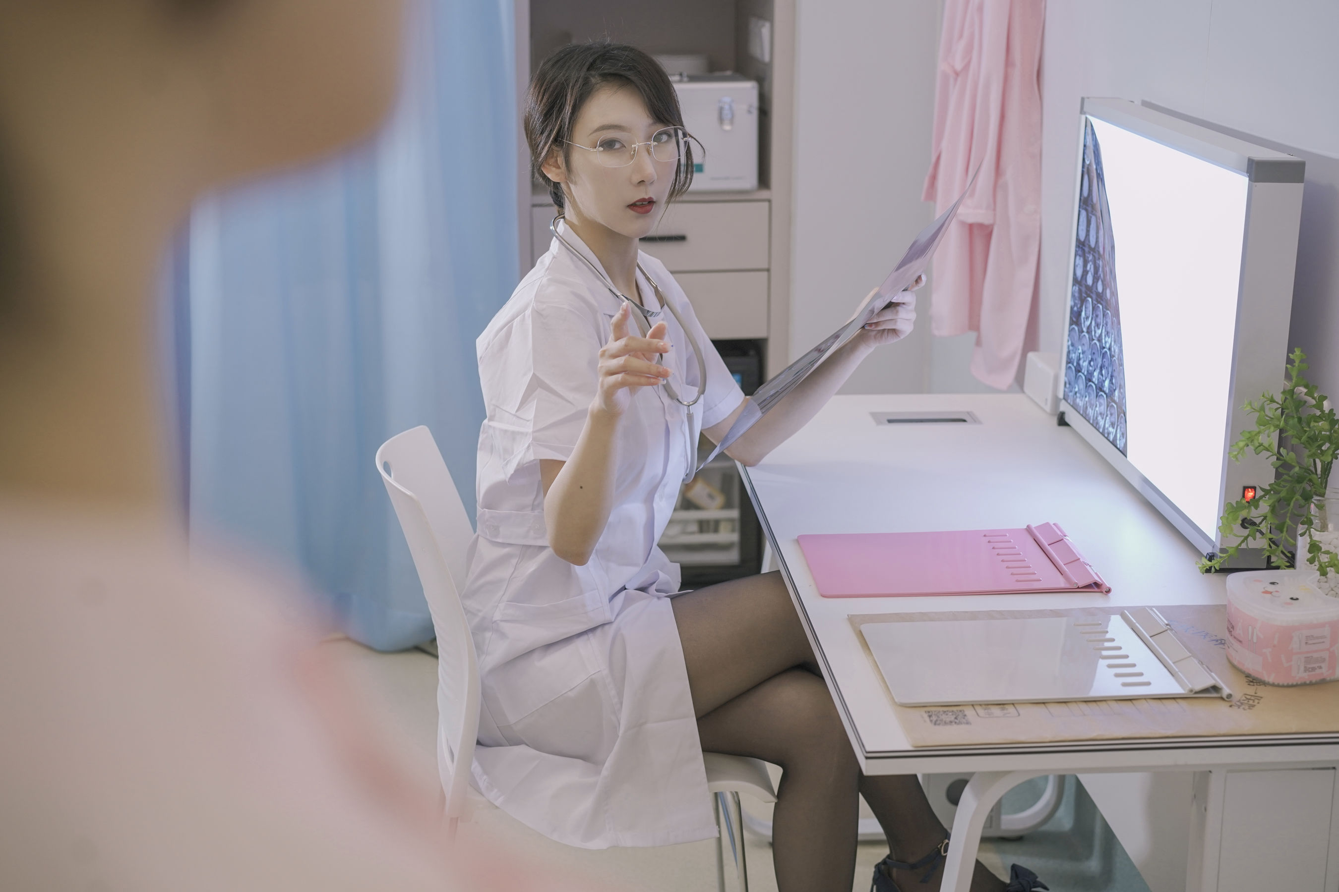 [福利COS] 云溪溪&amp;amp;奶桃桃 N47医护第3张