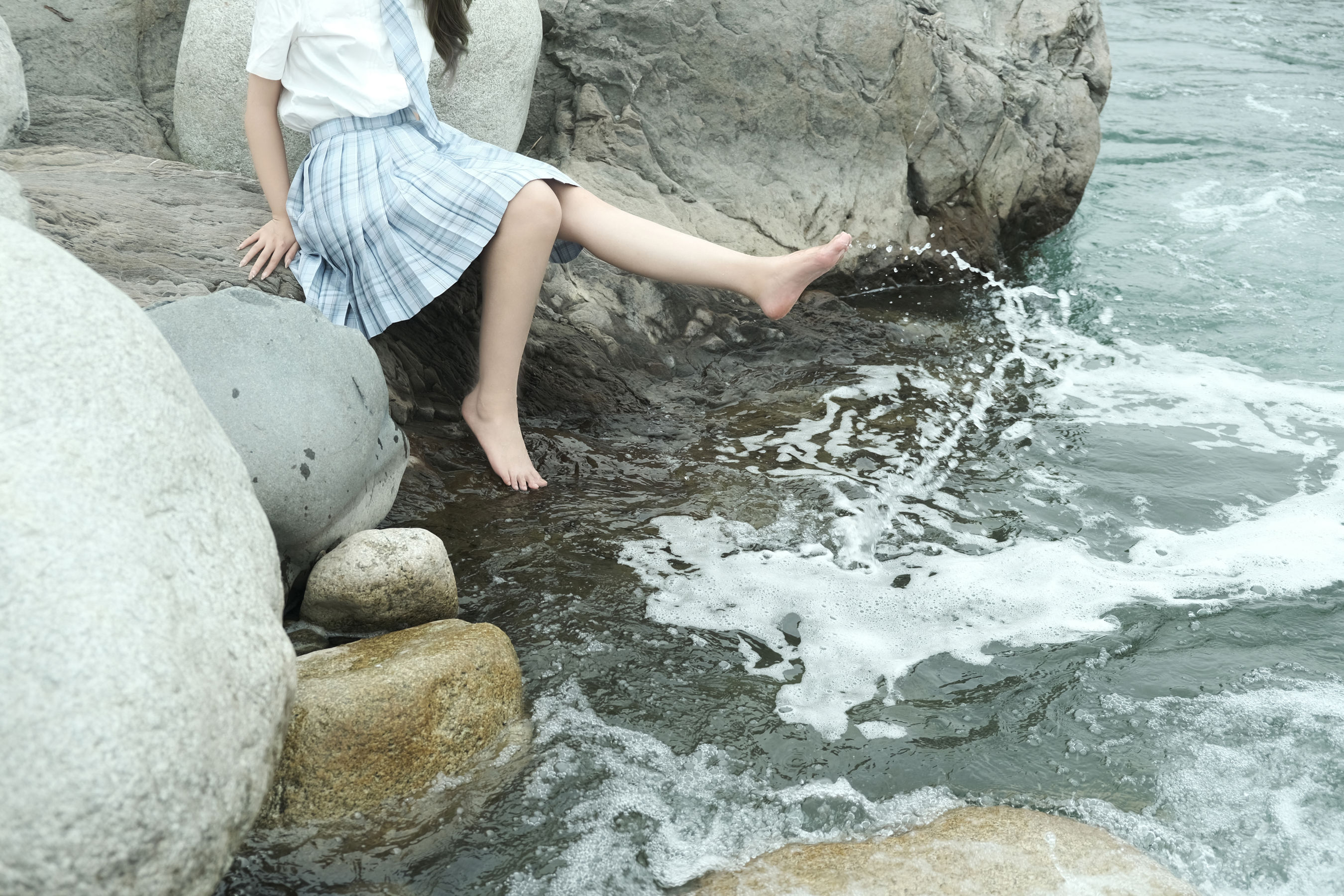 [福利COS] eloise软软 - 河边JK第3张