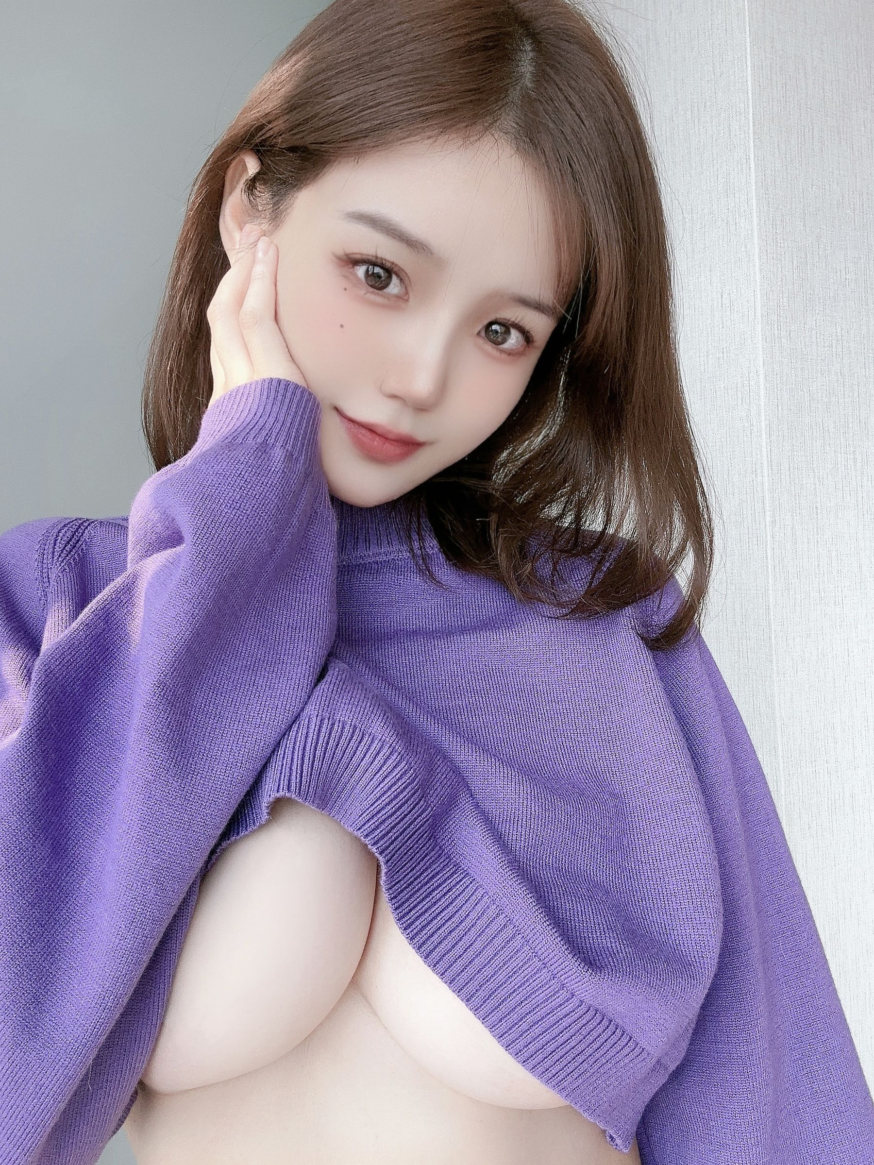 [福利COS] 动漫博主小仓千代w - 紫色毛衣第5张