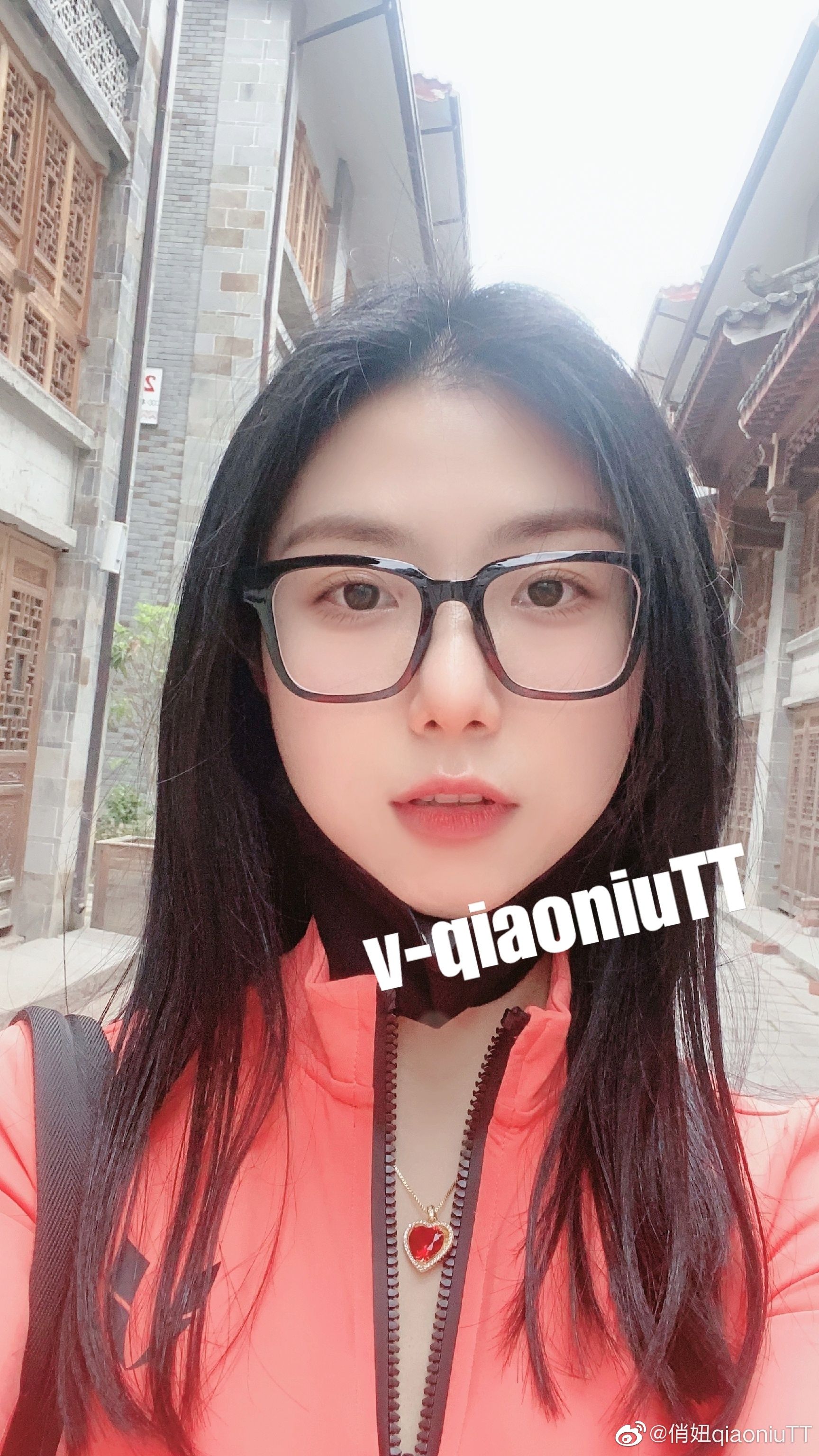 [福利COS] 俏妞qiaoniuTT - 丝袜长腿翘臀 视图合集第17张