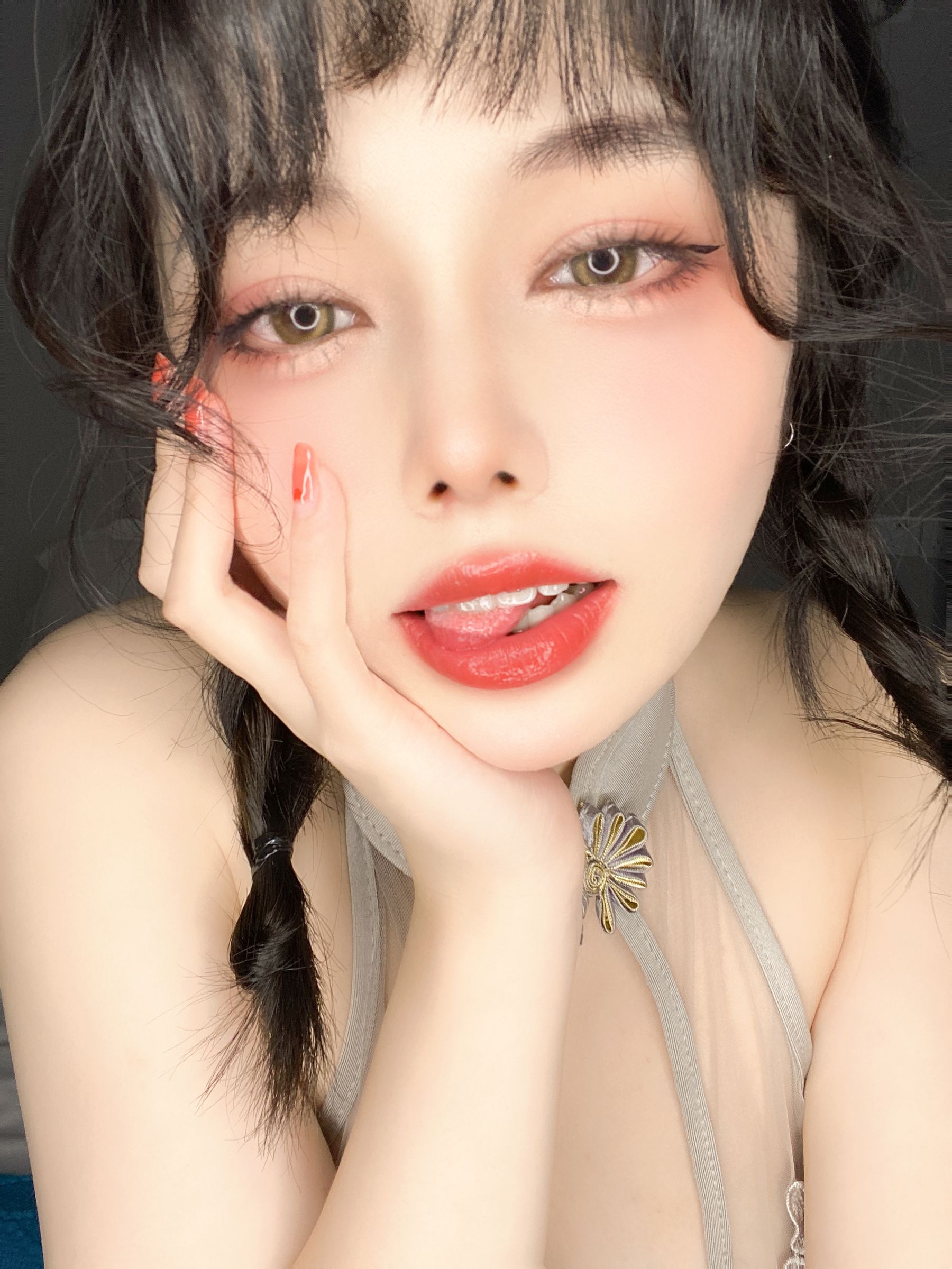 [福利COS] 七月喵子 - 透明灰撕袜第9张