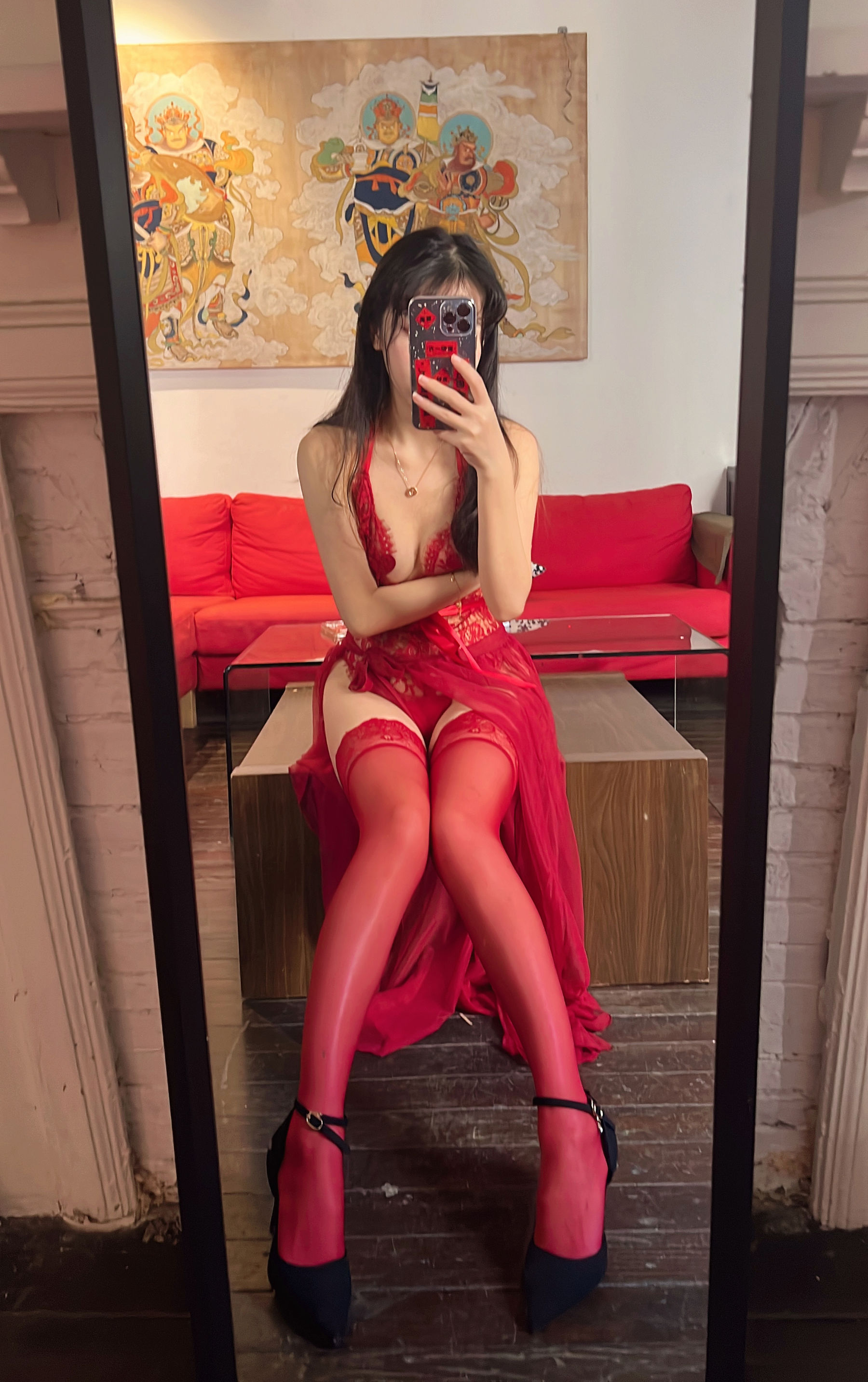 [福利COS] 微博人气Coser不呆猫 - 霸气红色人妻第6张