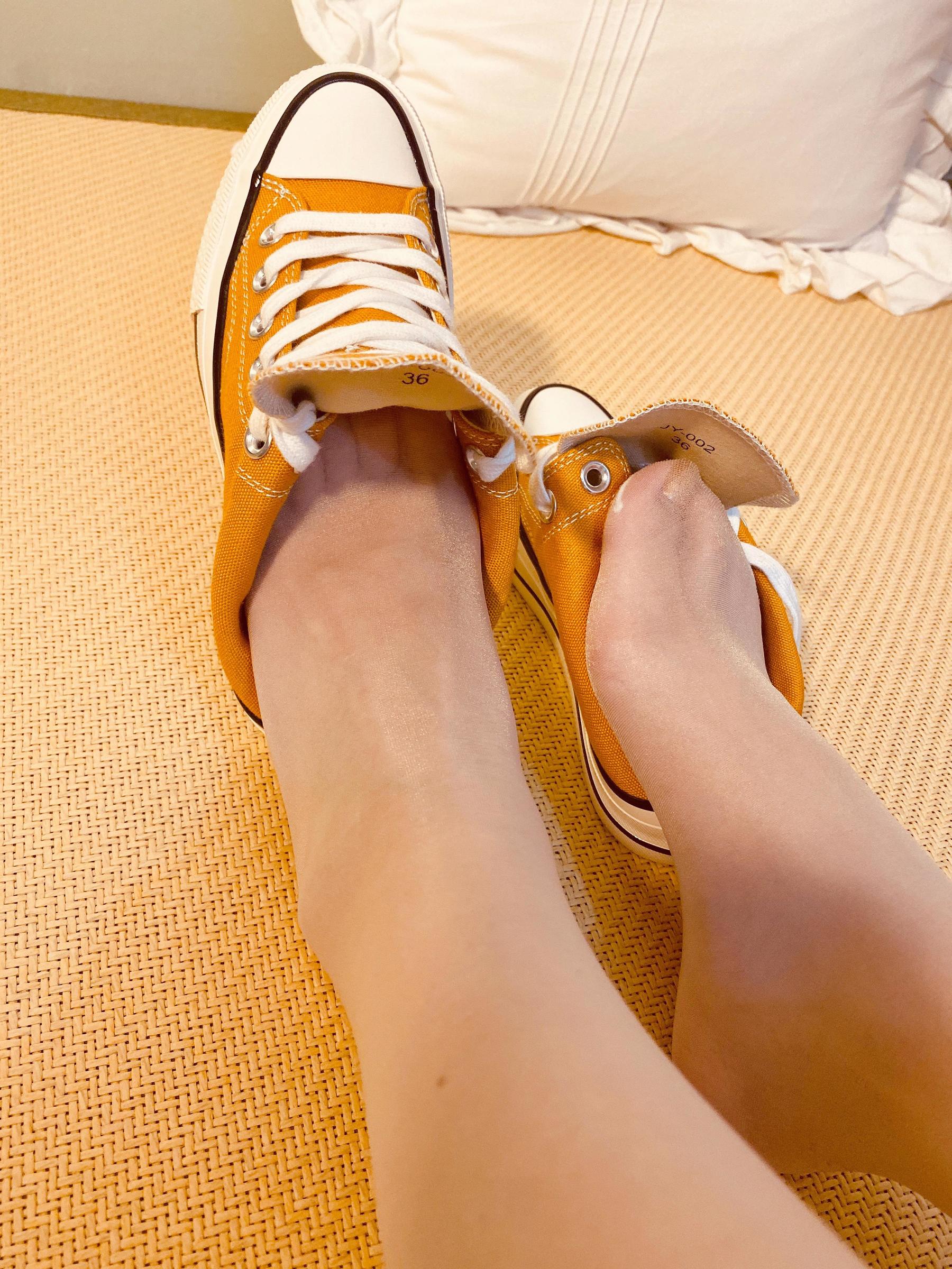 [福利COS] 软妹小九九 丝足微信朋友圈收费资源打包下载2第72张