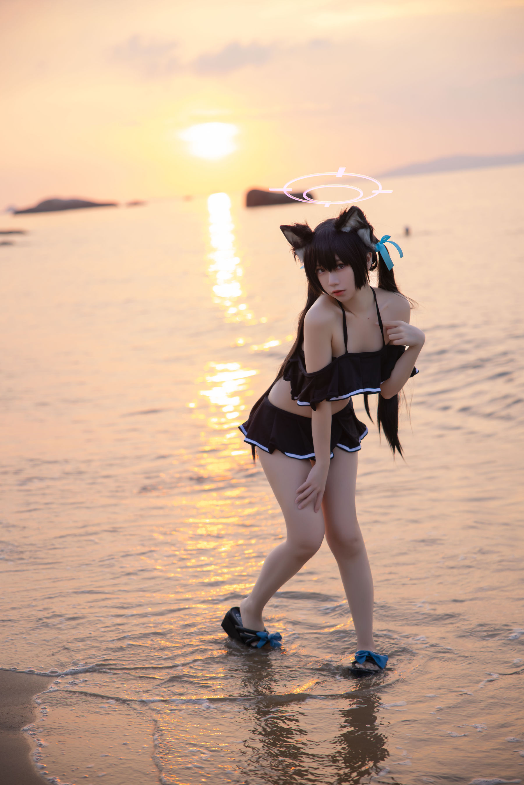 [福利COS] 动漫博主G44不会受伤 - 碧蓝档案 黑見芹香 海边泳装第4张