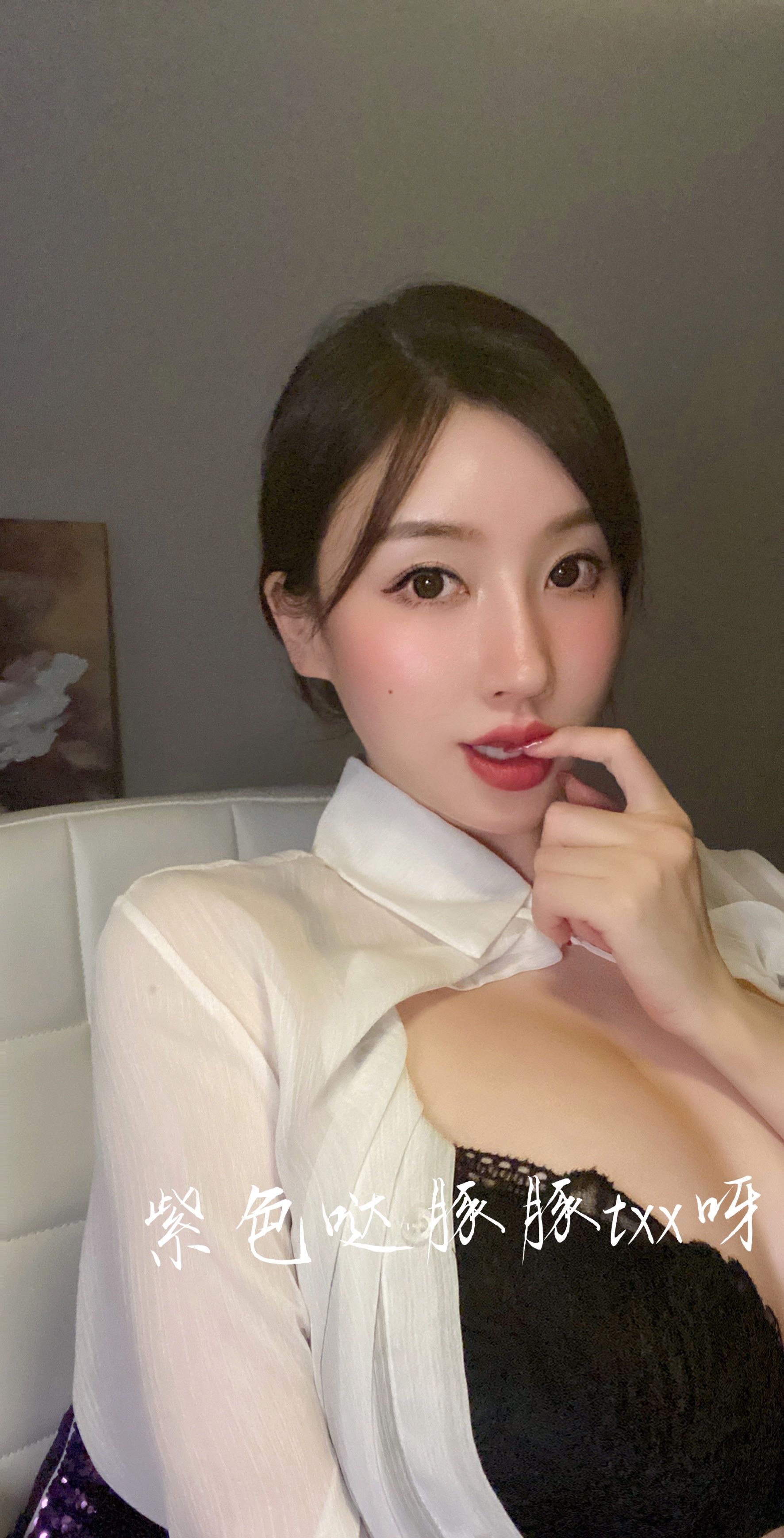 [福利COS] 女主播童小芯 微信朋友圈系列视图合集第17张