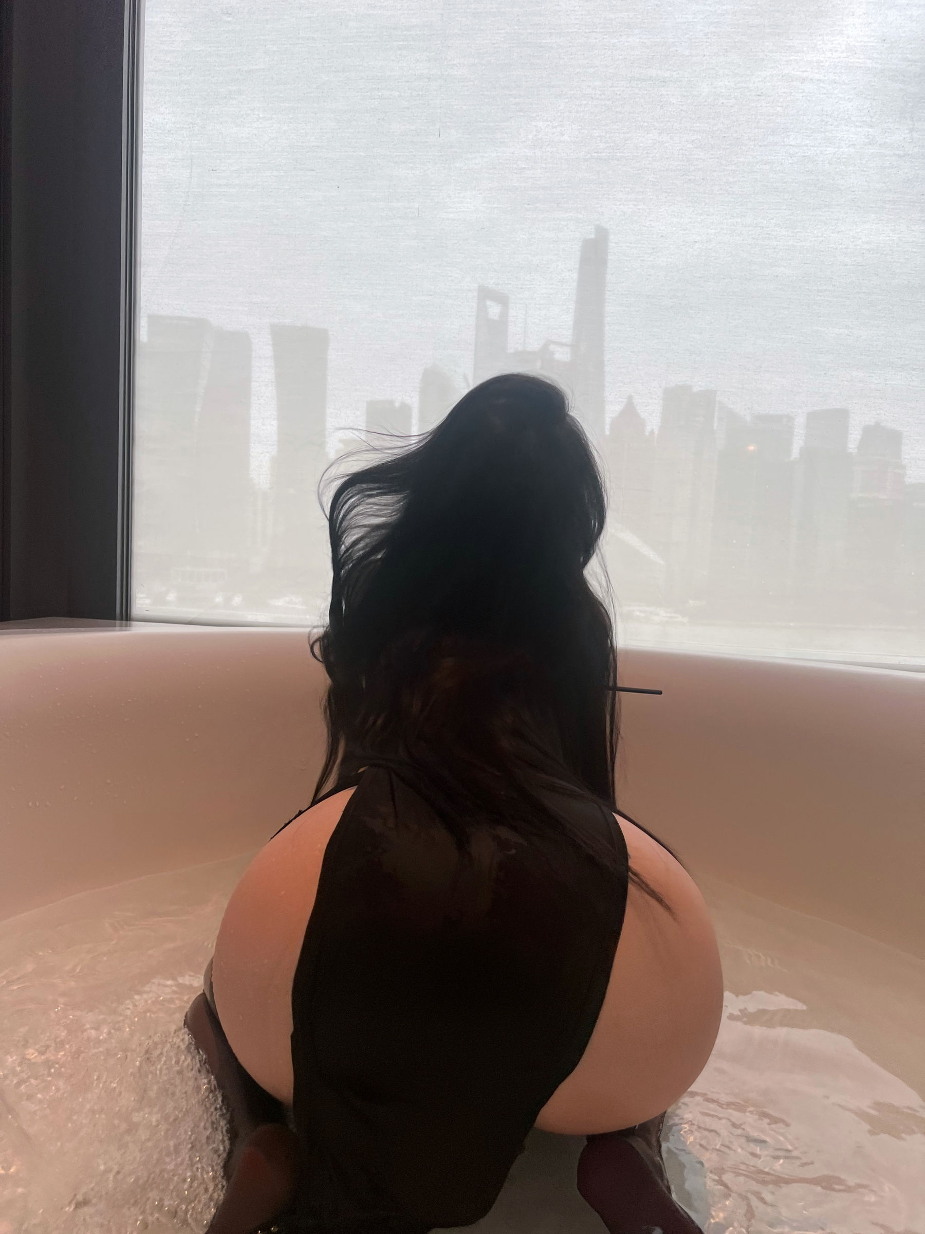 [福利COS] 美臀女神左公子666 - 遮不住的美臀第9张