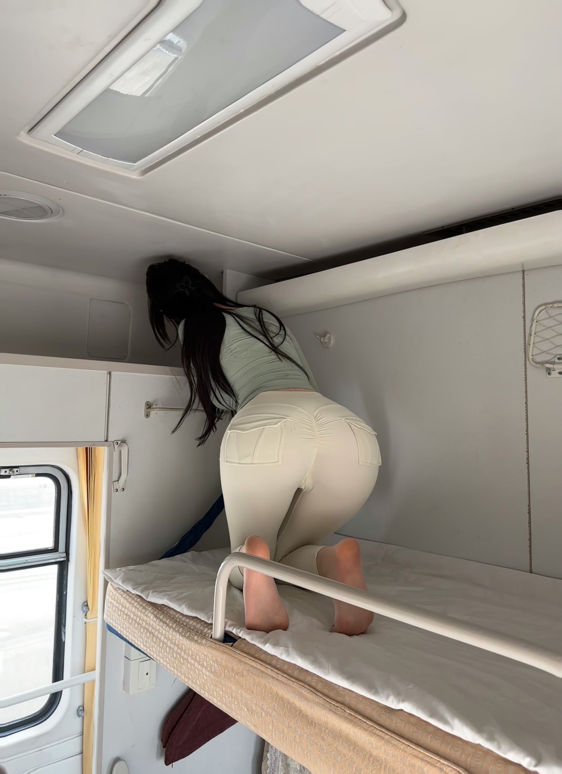 [福利COS] 脸红Dearie - 高铁之旅第5张