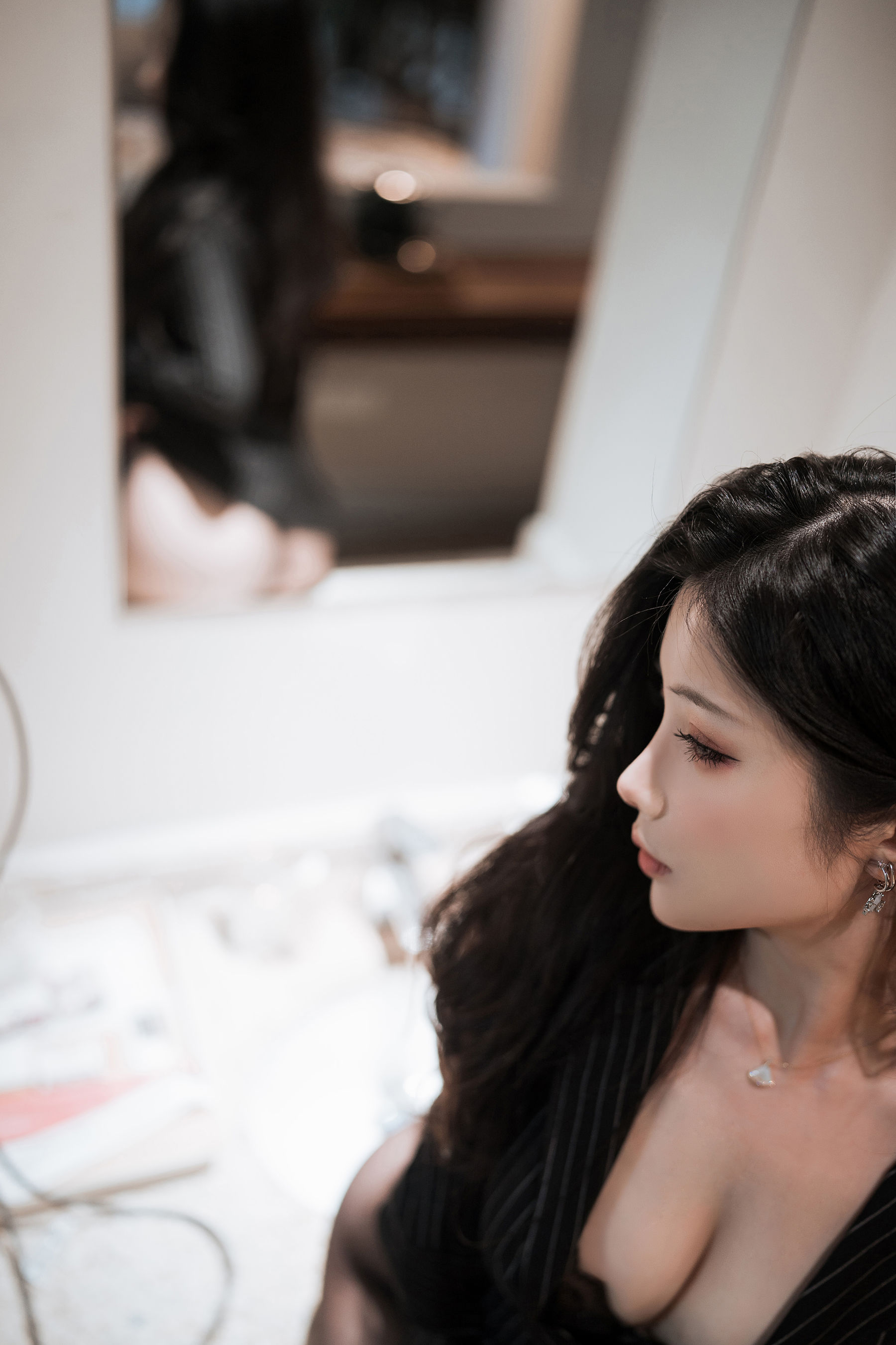 COS福利rioko凉凉子 - 和前辈一起出差吧第3张