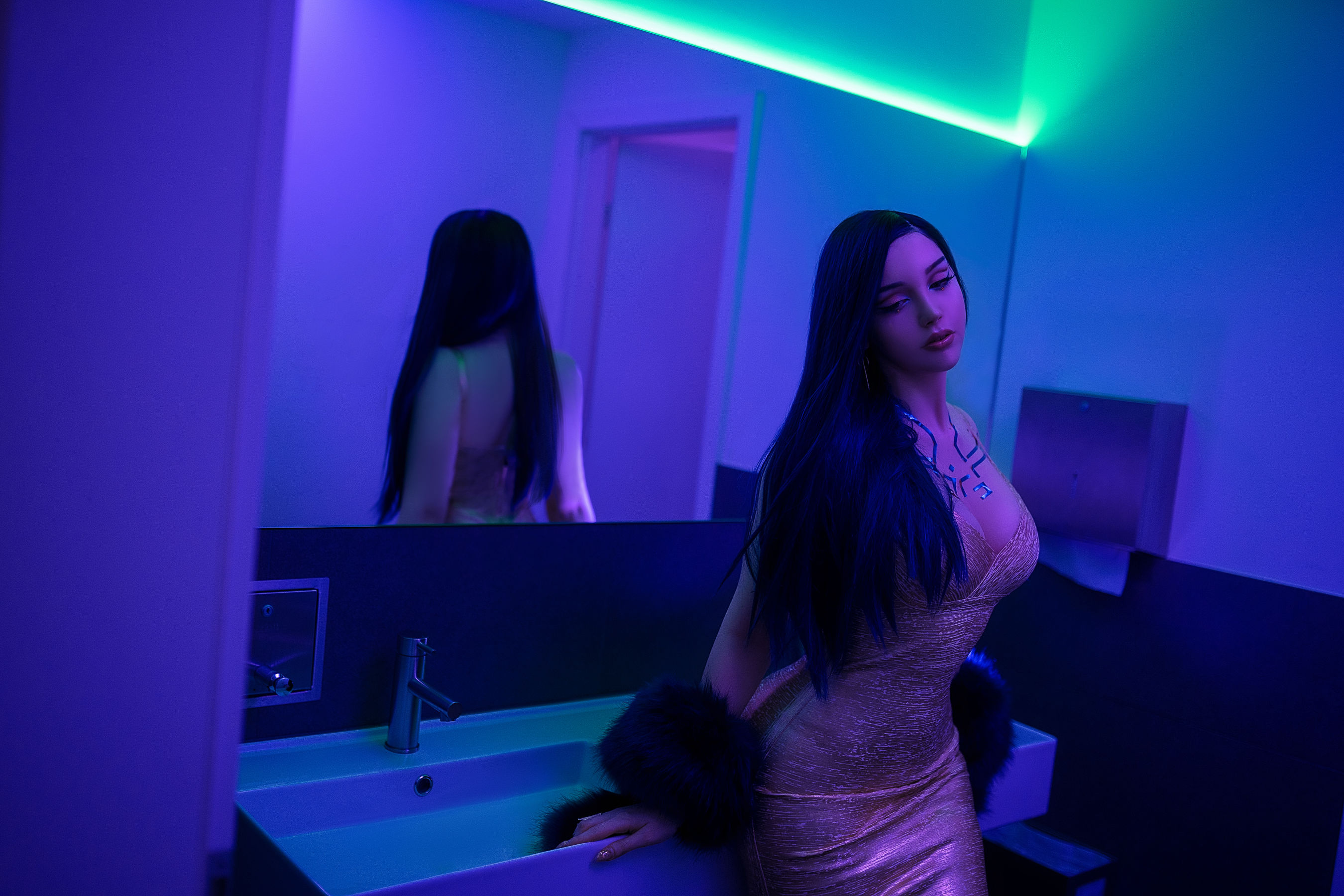 [COS福利] 国外美女SayaTheFox - Cyberpunk Dress第3张