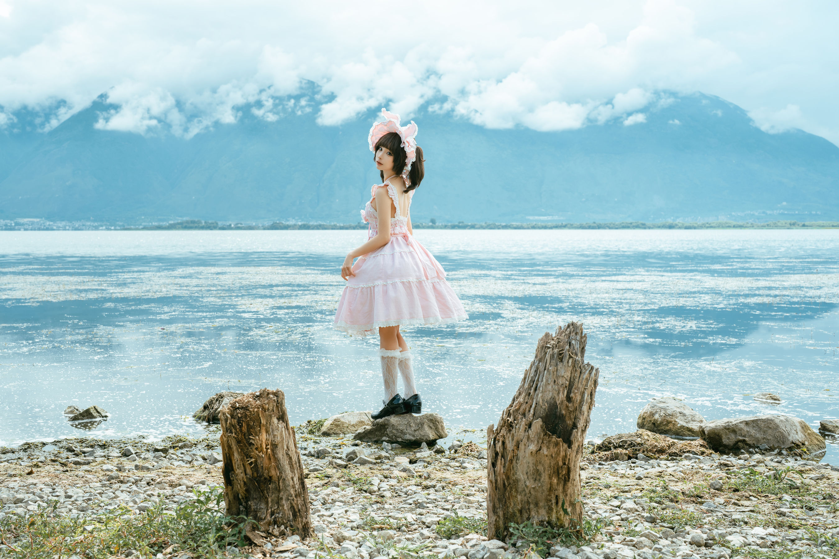 动漫博主蠢沫沫 - 湖边的少女第1张