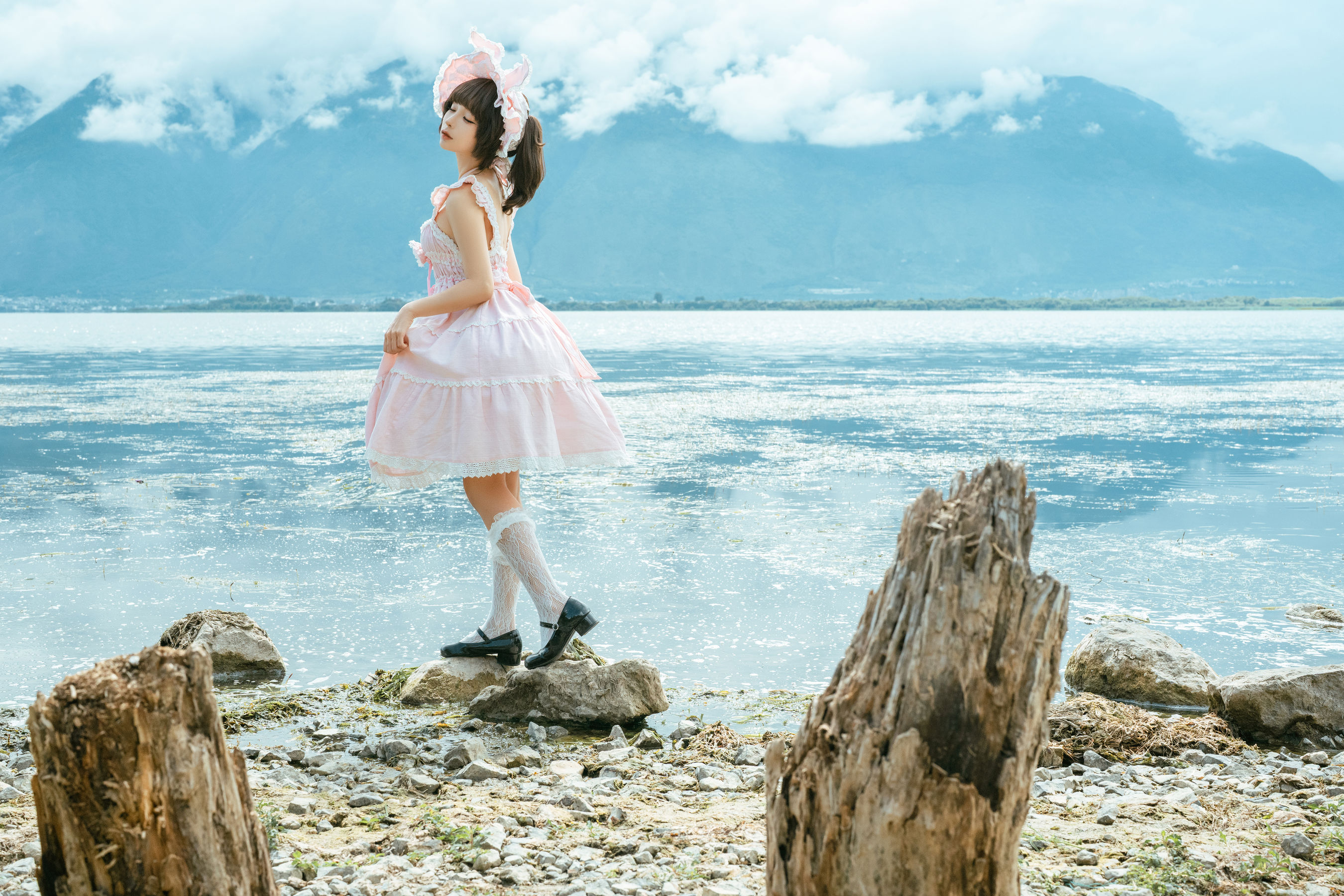 动漫博主蠢沫沫 - 湖边的少女第3张