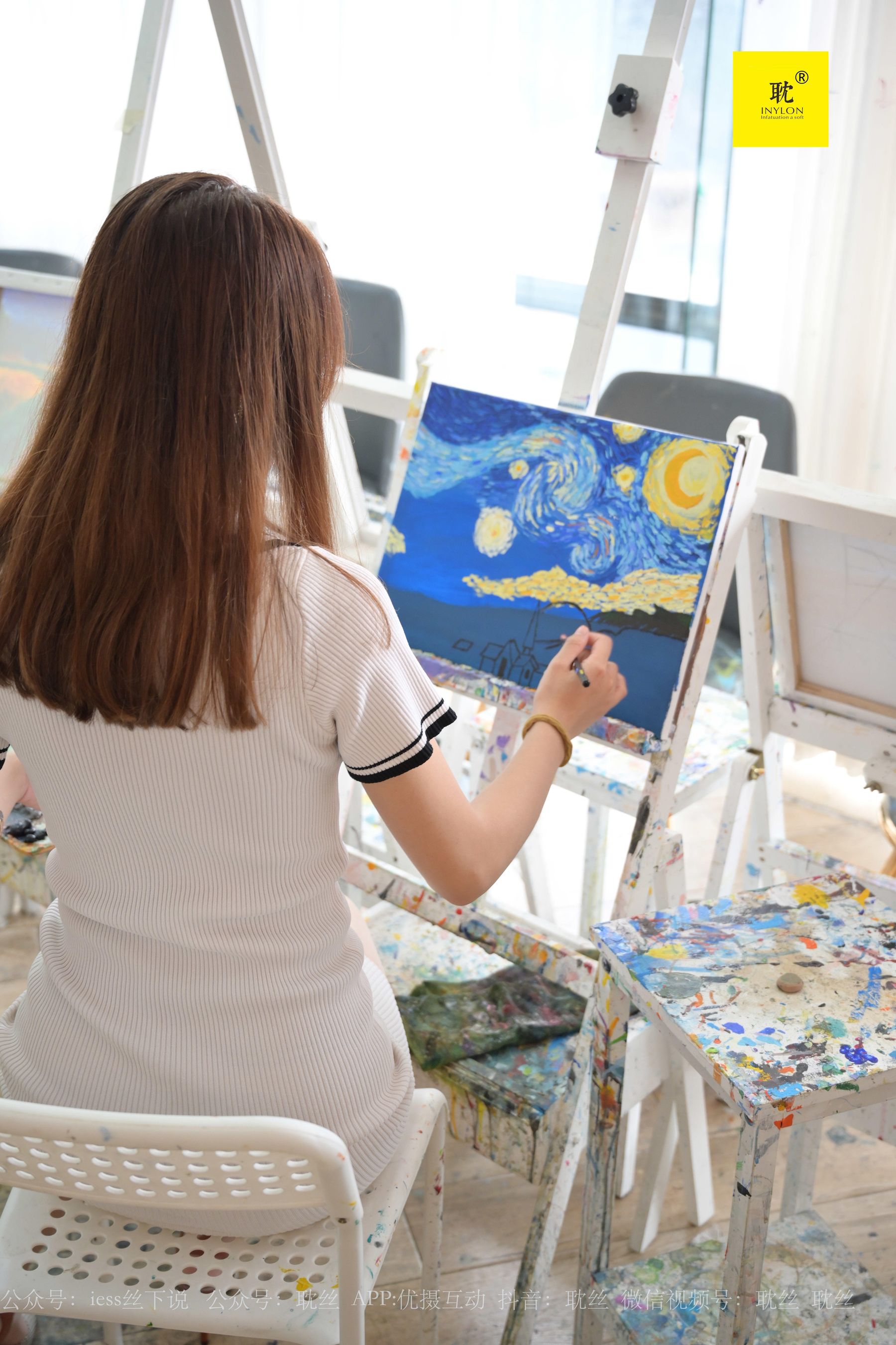 [IESS异思趣向]第N种幻想 婉萍 《两位插班生的画室风波》1  丝袜美腿套图第4张