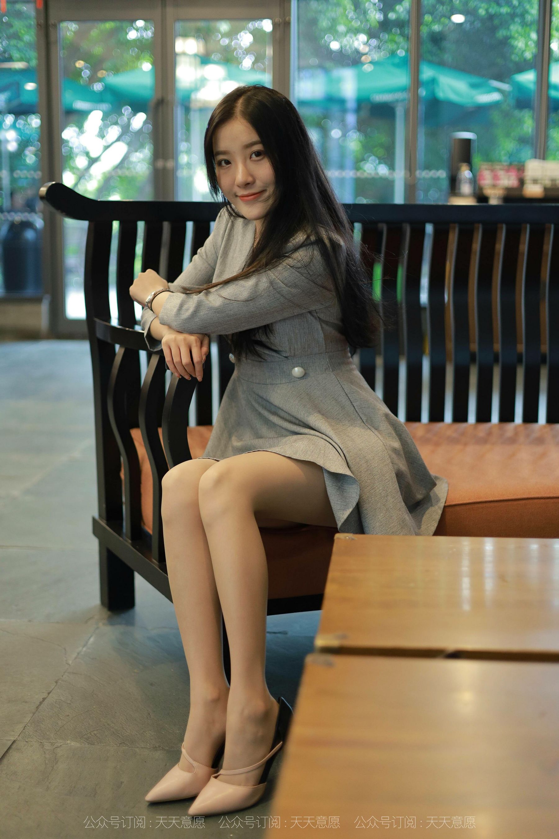 [异思趣向IESS]  模特 婉苹 《美女配咖啡》第2张