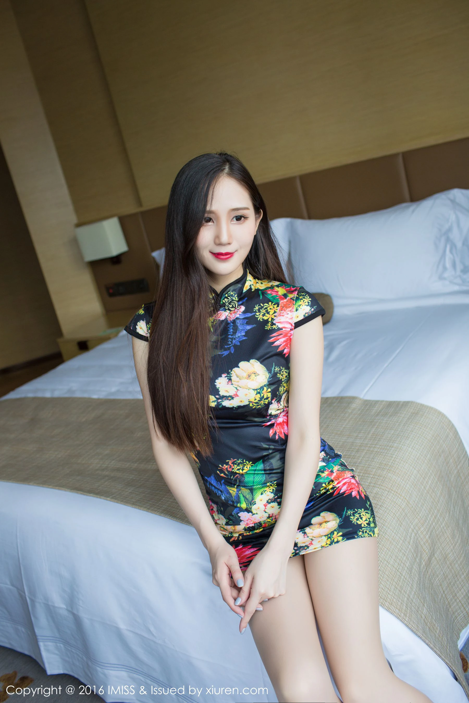 SISY思《典雅旗袍+诱惑丝袜+性感内衣》 爱蜜社IMiss Vol.117第2张