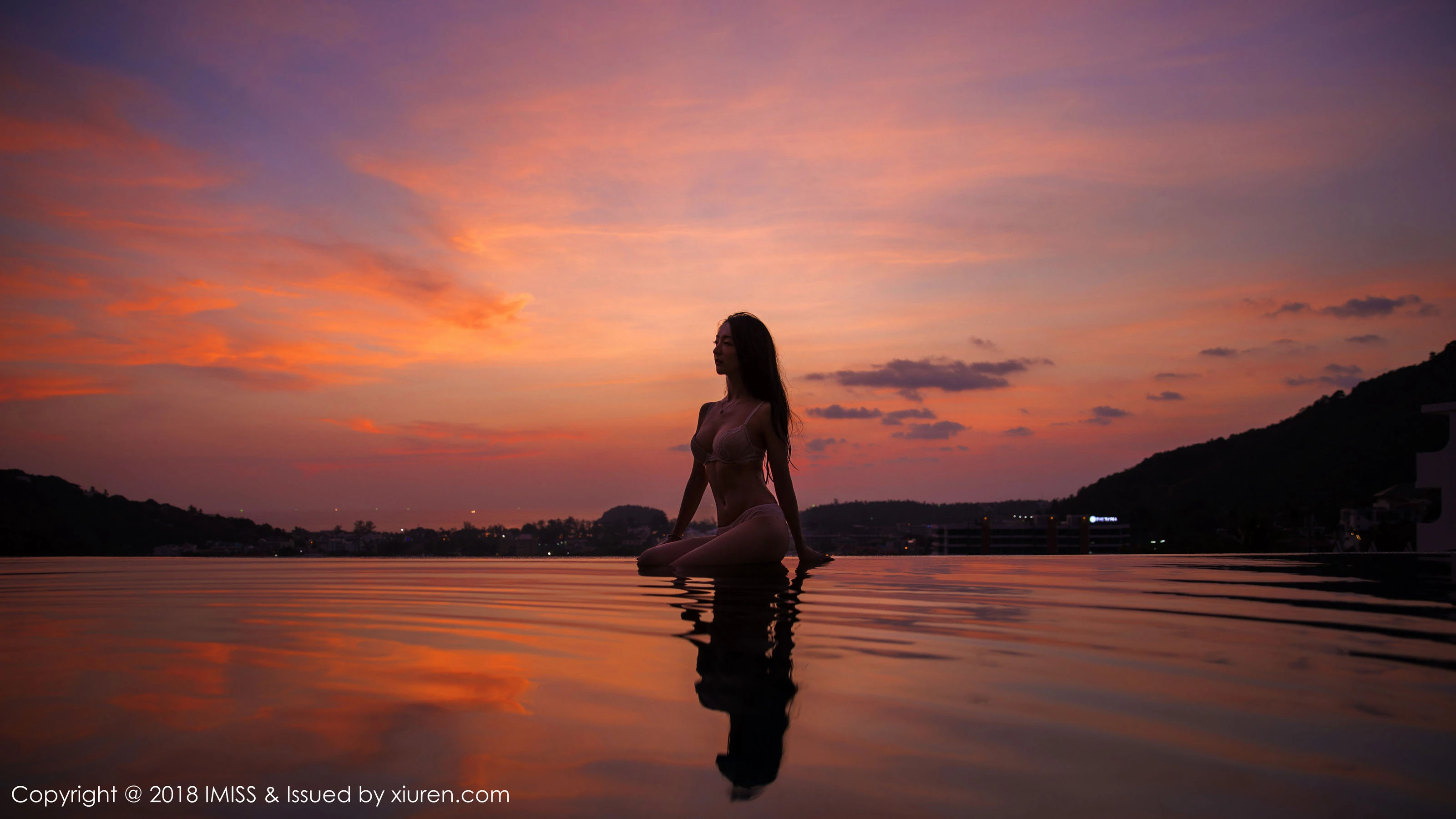 模特@小热巴《最爱的性感腰线》 爱蜜社IMiss Vol.241第13张