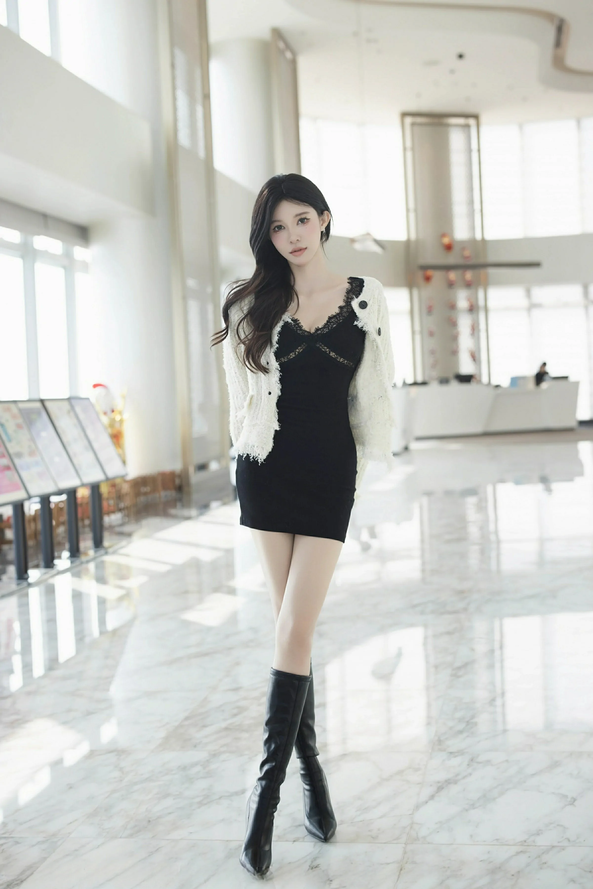  爱蜜社 VOL.780 泥鳅鳅 [51P]第2张