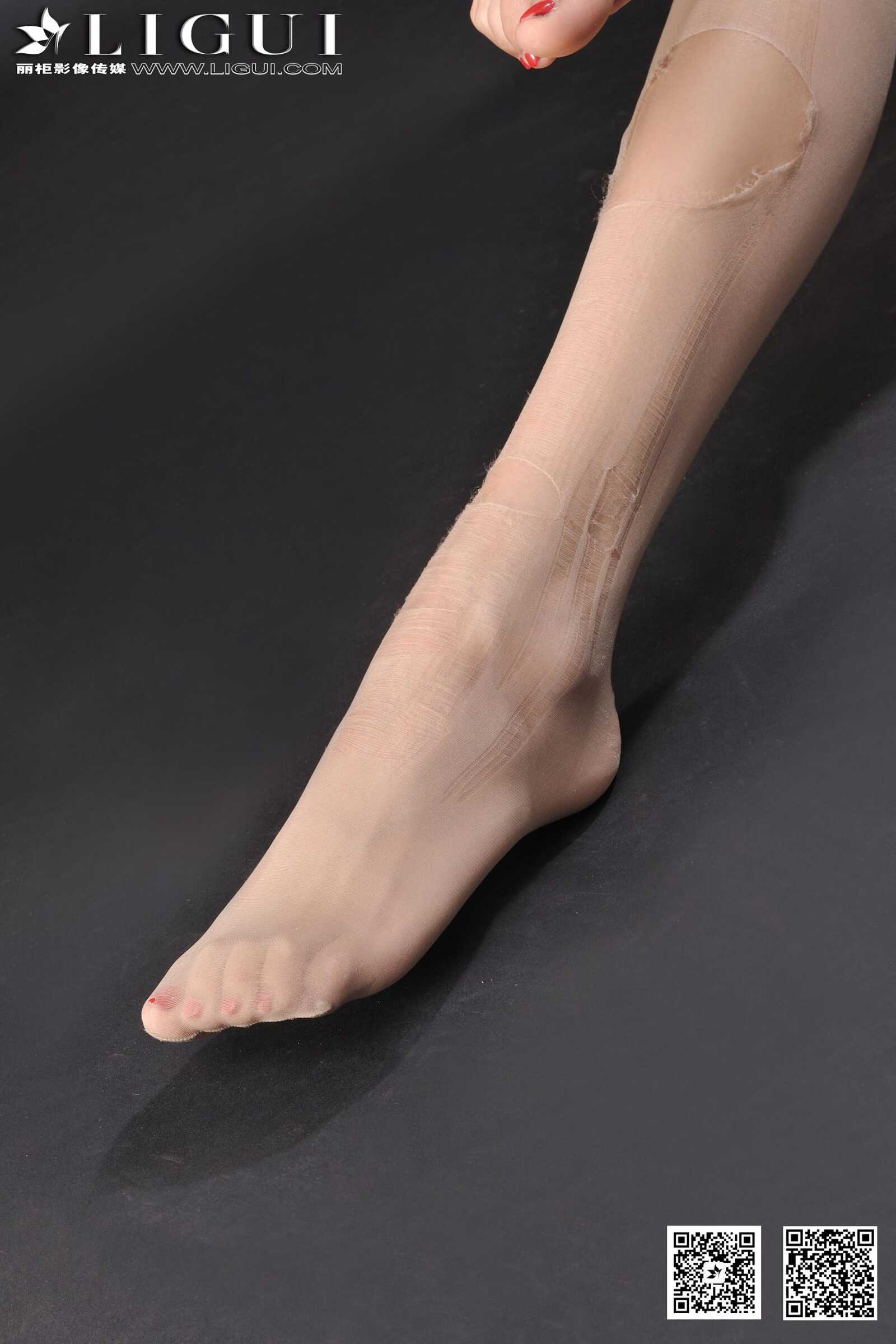 [丽柜LiGui] Model 可馨《职场丽人肉丝袜美足》美腿第7张