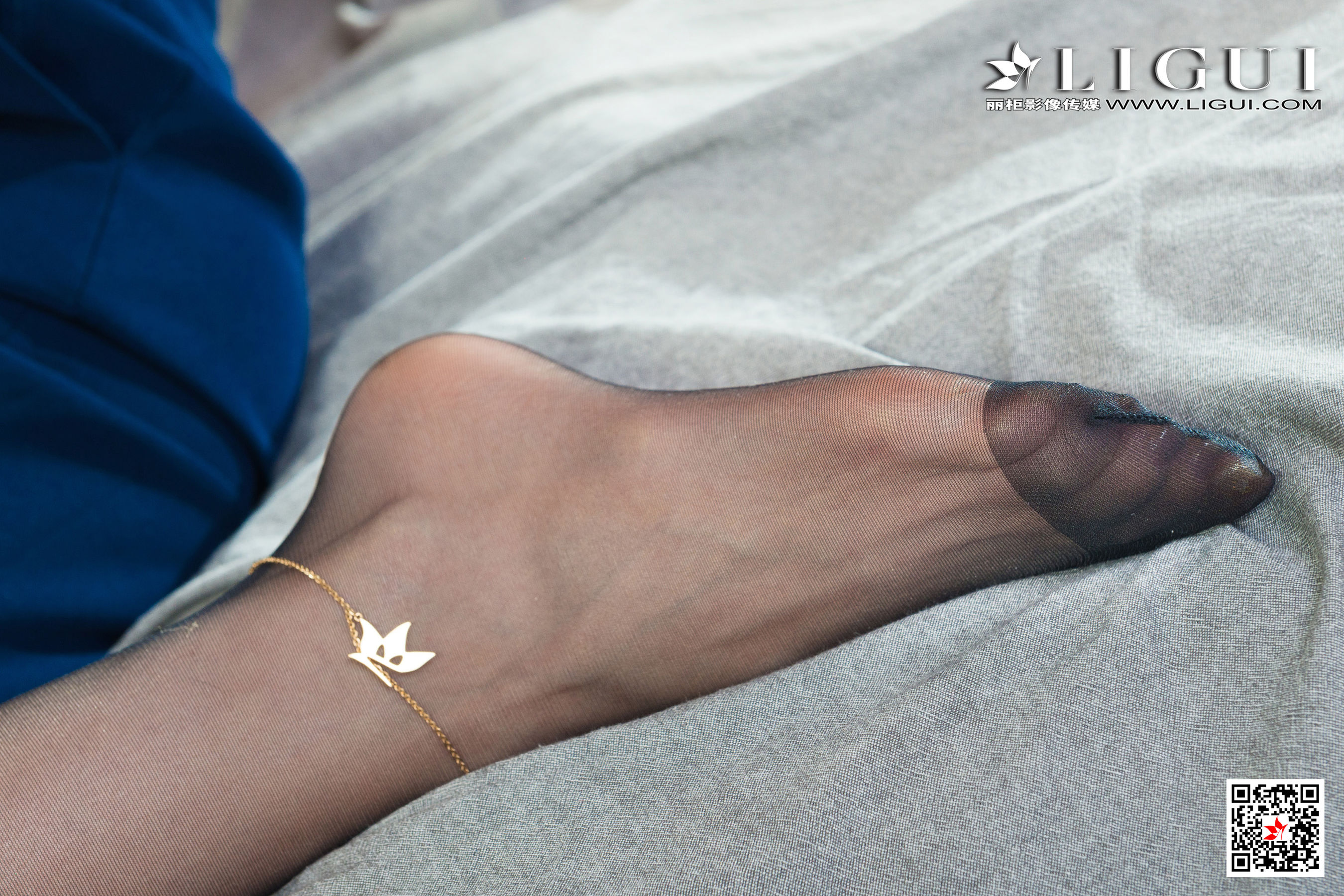 [丽柜Ligui] 凉儿&amp;苏黎 《双生花-欲望香丝》 丝袜写真第18张