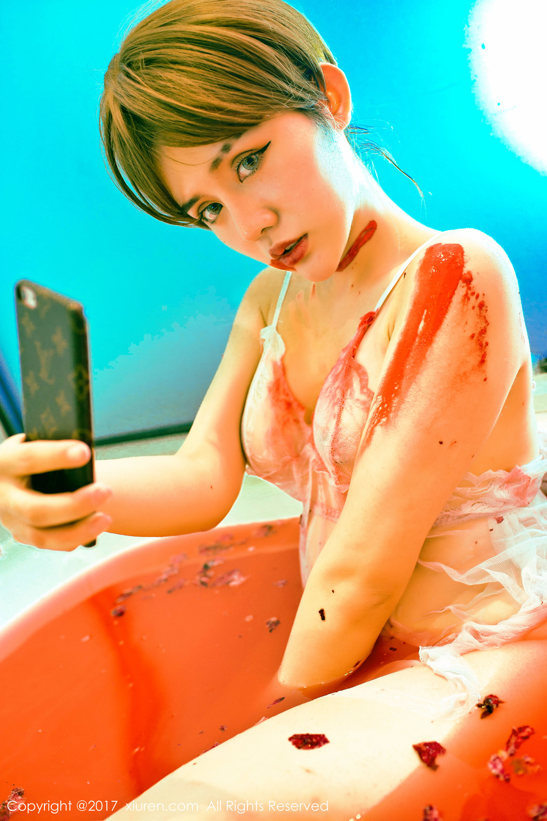 兔子NINA《半裸床单滚和血腥浴缸湿身》 XiuRen 秀人网 NO.840第11张