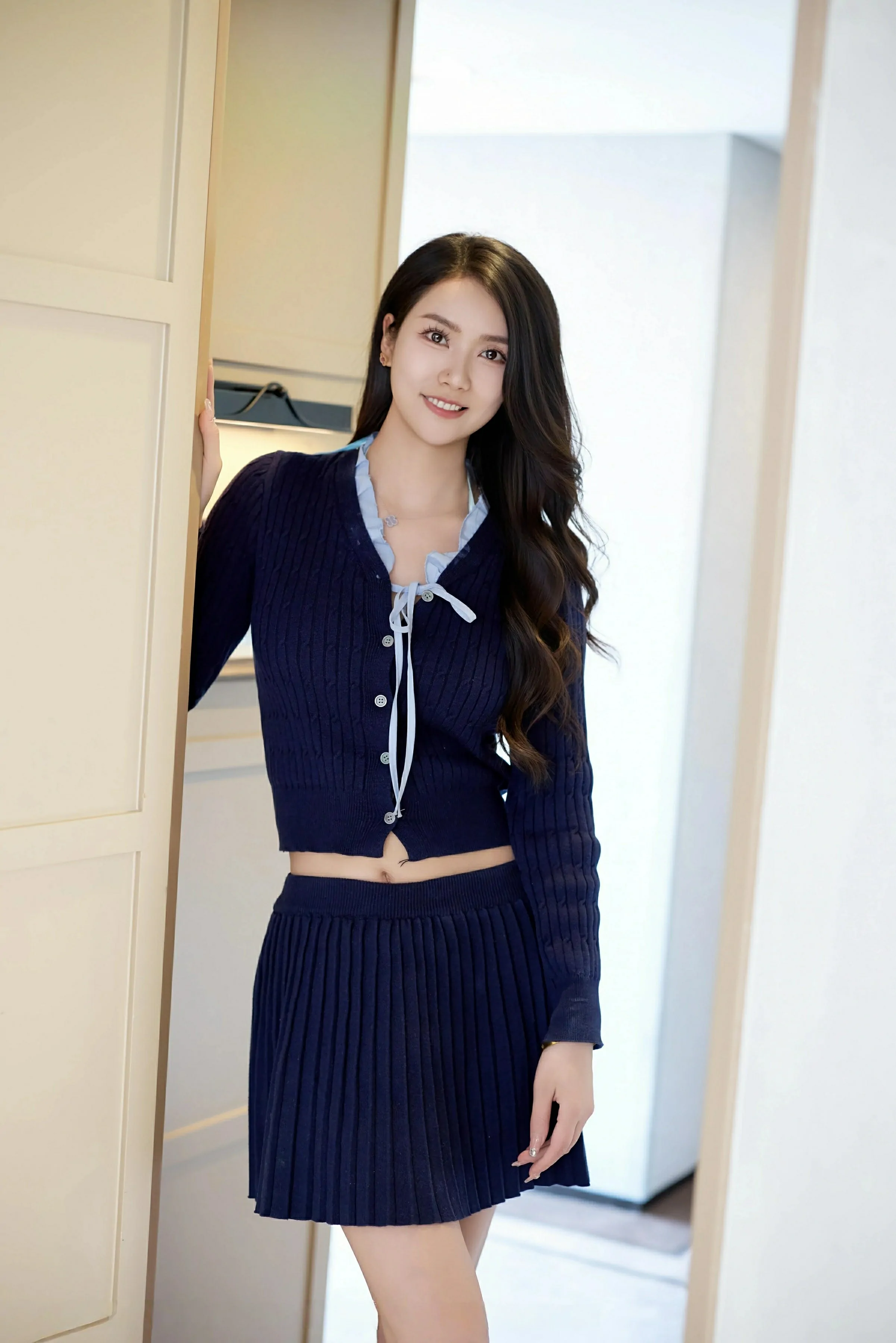 XiuRen 秀人No.10242 方子萱第3张