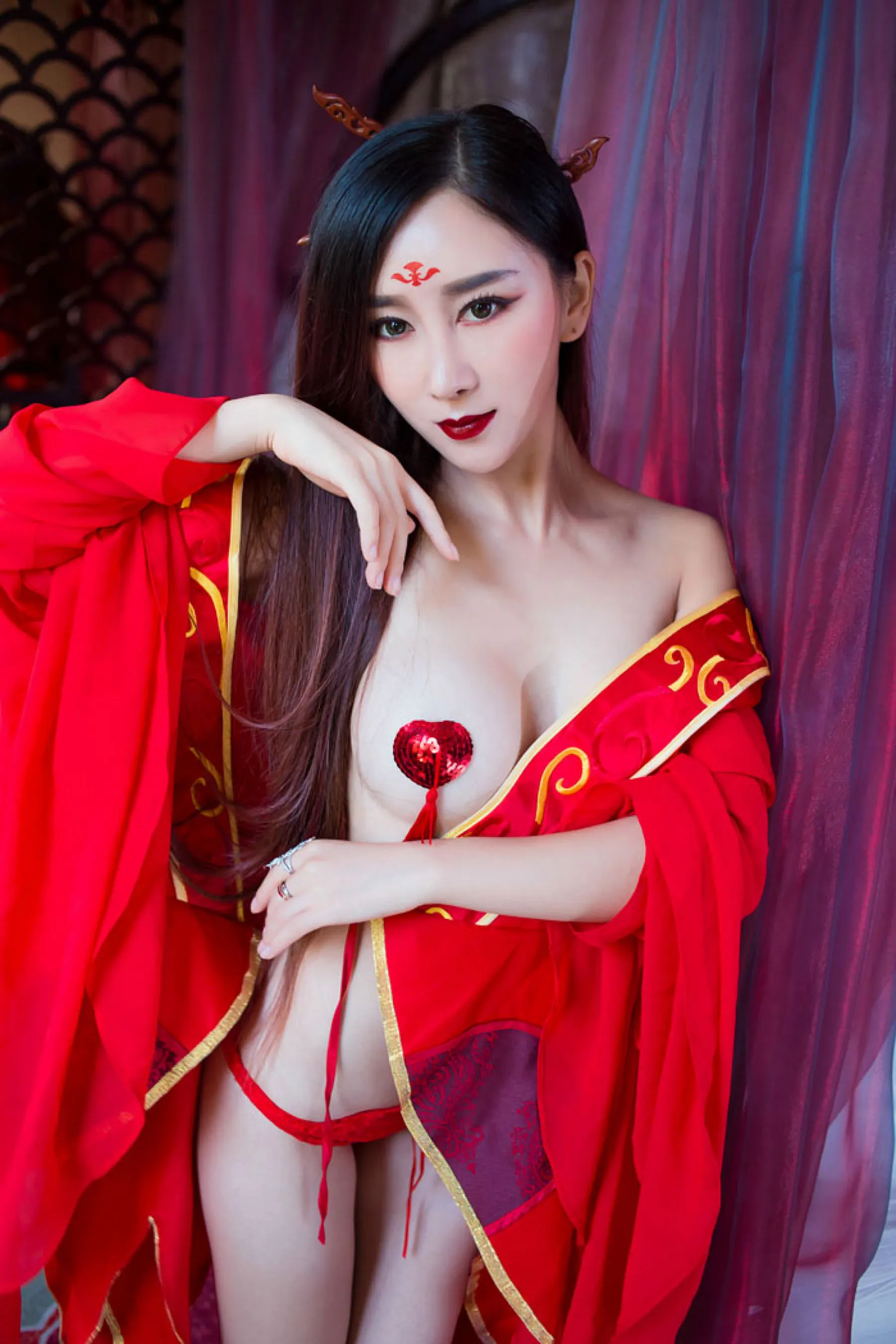 邹晶晶《花千骨 ? 魔化》COS 秀人网 No.382第1张