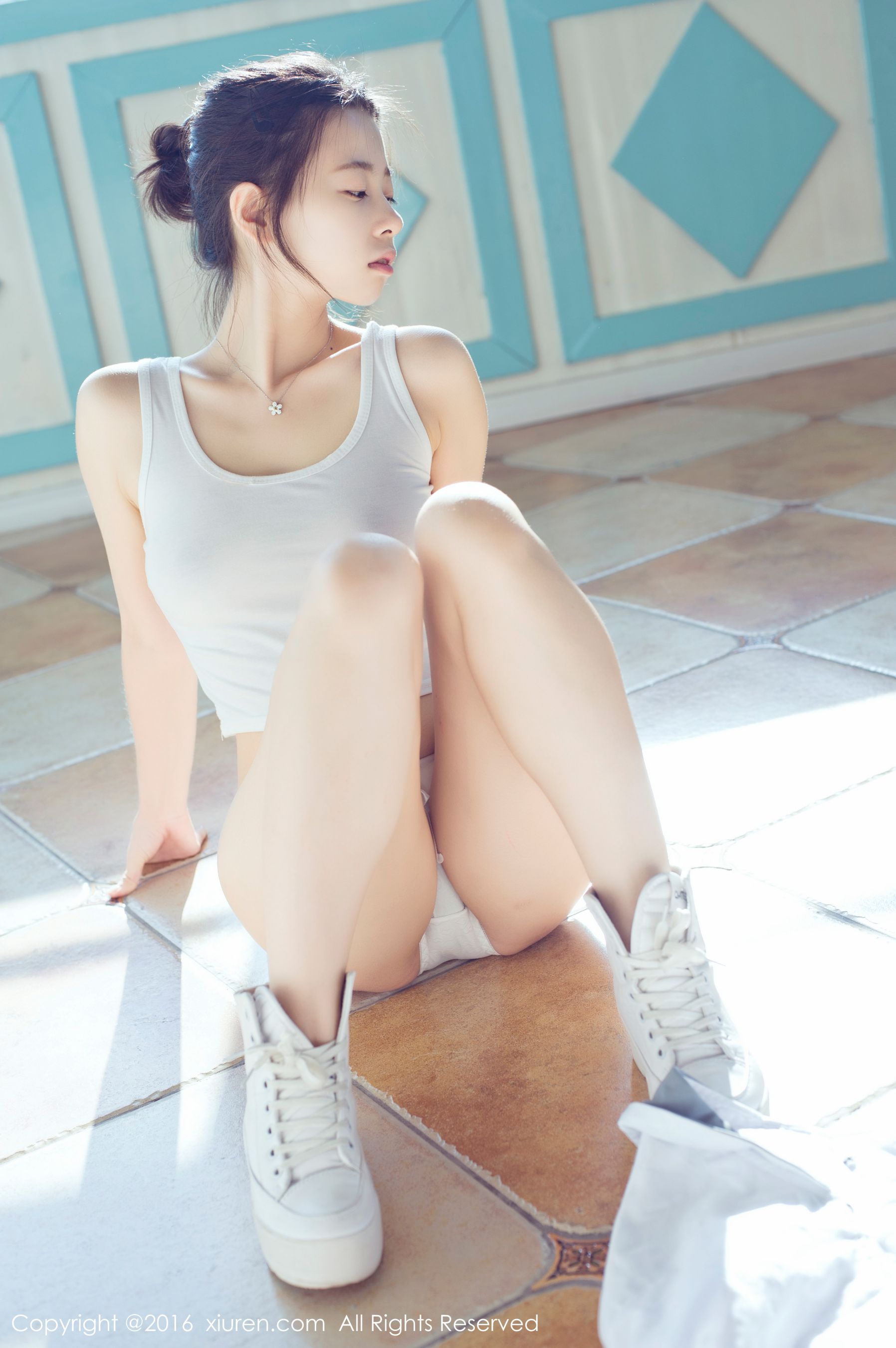 草莓zz/吴允芝《日系死库水、日本高中出操服、小裤裤小背心》 秀人网 No.616第8张