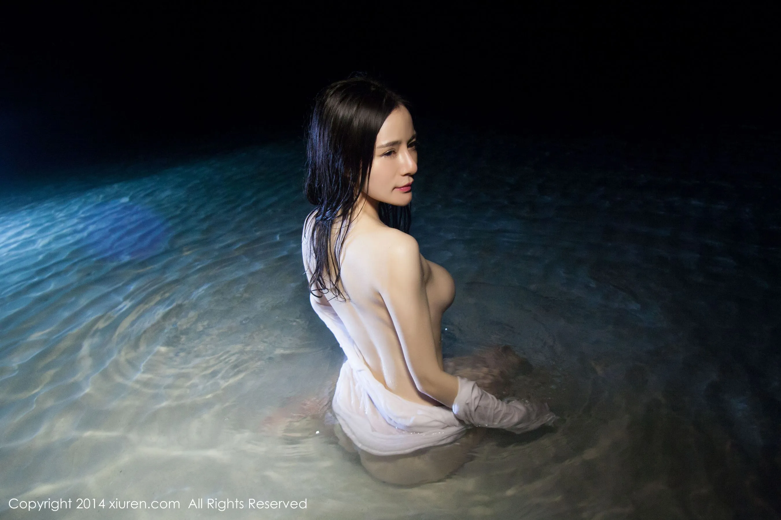 nancy小姿《小清新泳装+沙滩湿身》 秀人网 No.088第21张