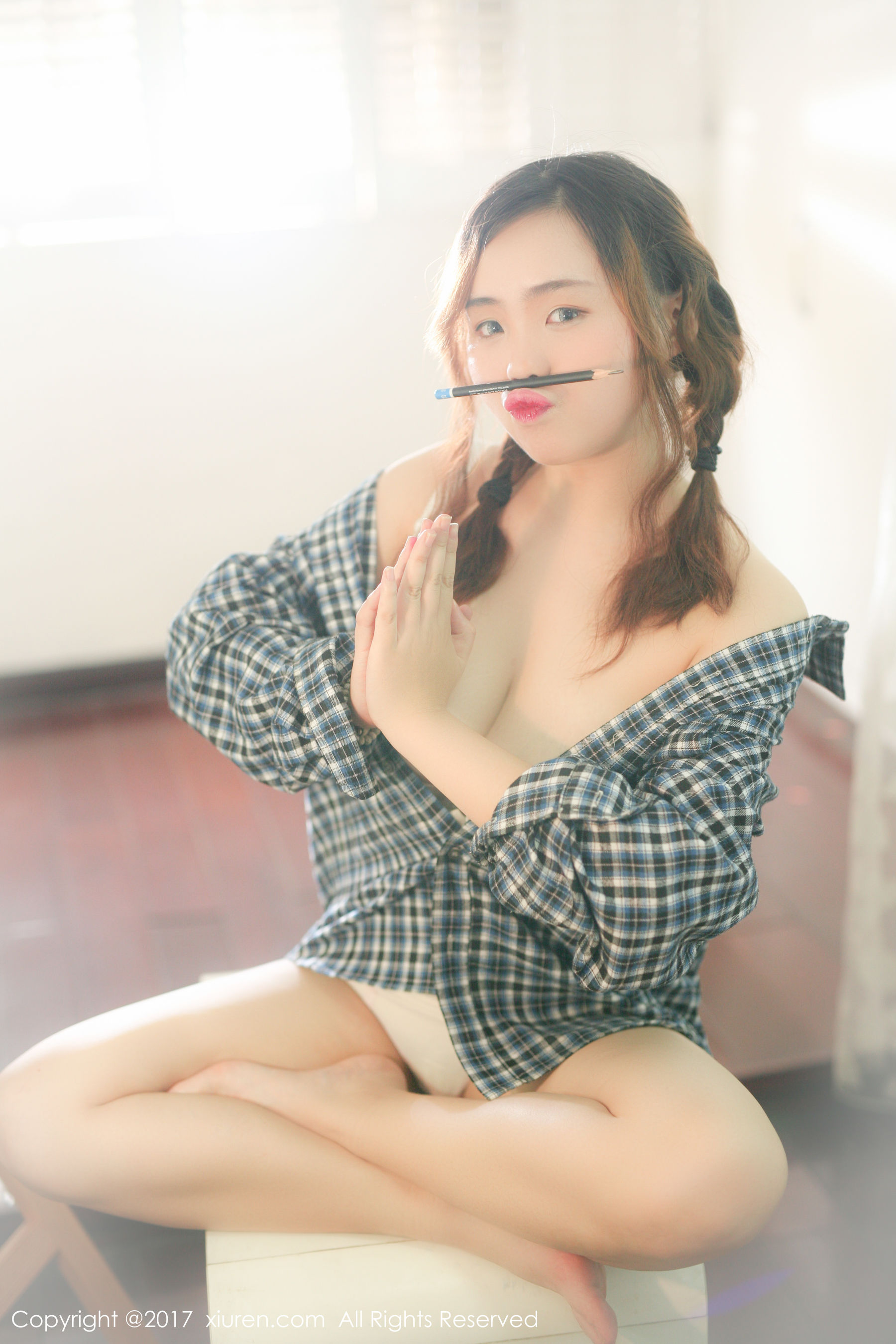 米爱Demon《格子衬衫+半透内衣系列》 秀人网XIUREN No.754第5张