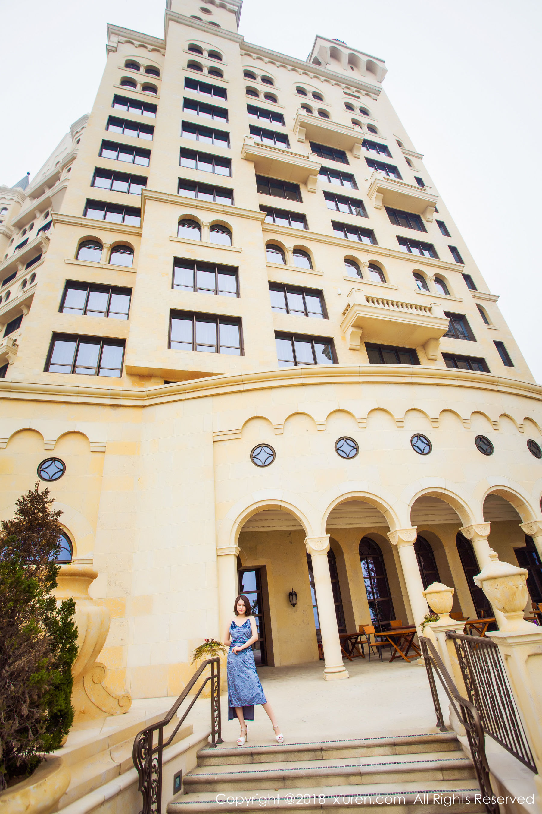 女神@廿十《长裙街拍+内衣+浴袍》 秀人 No.935第9张