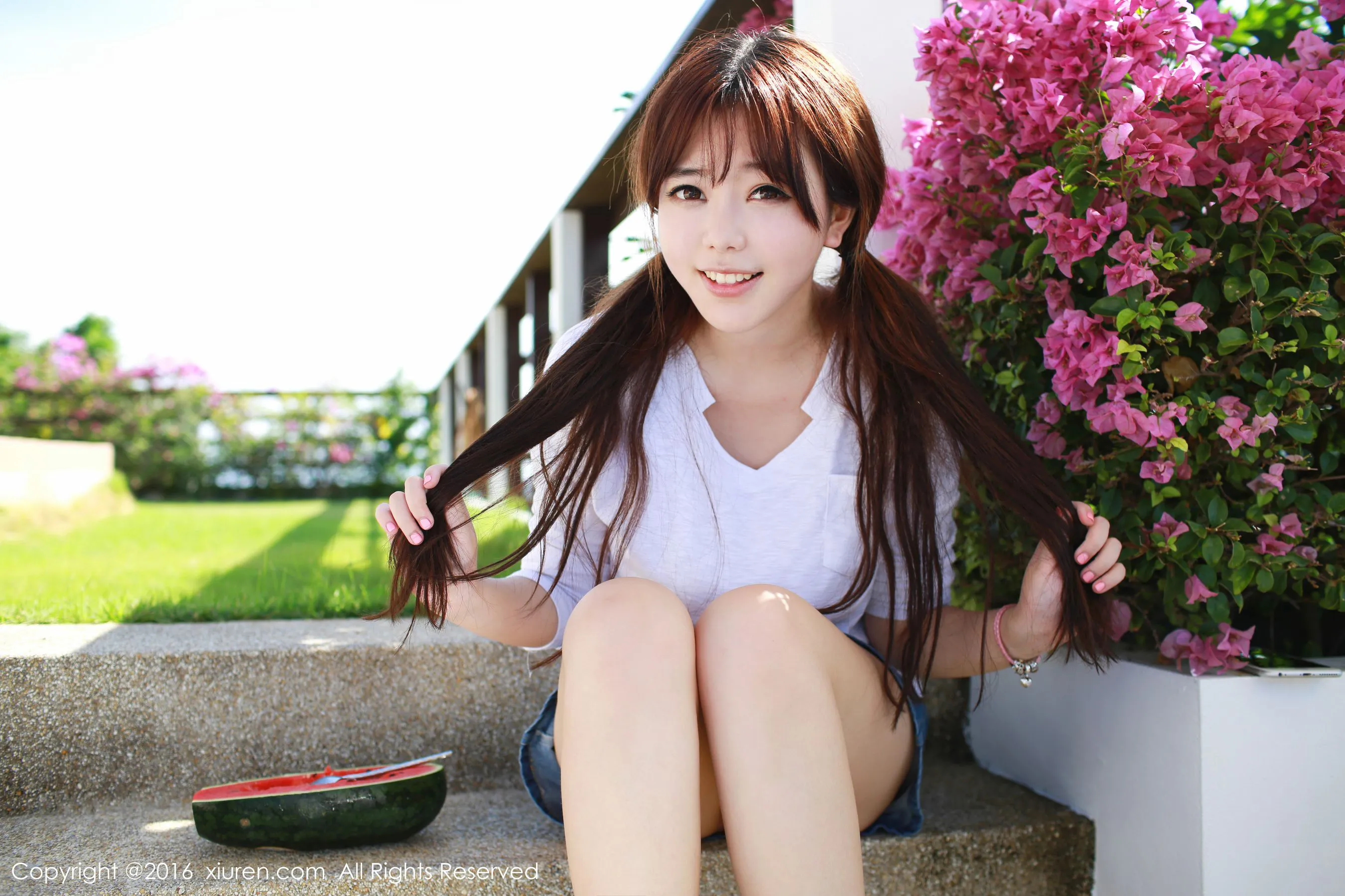 刘飞儿Faye《西瓜+牛仔超短裙+针织内衣》 秀人网 No.490第7张